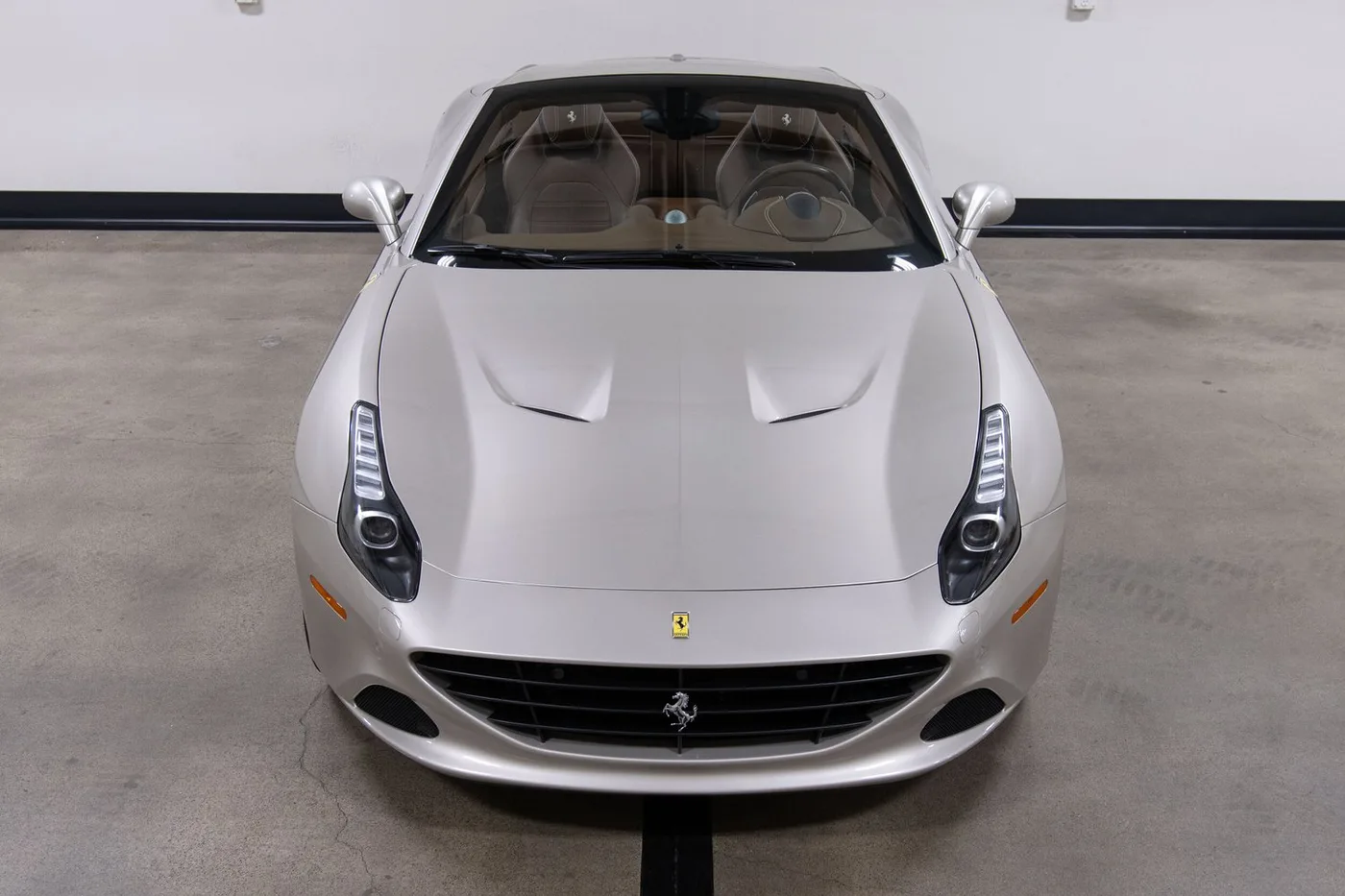 2016 Ferrari California T vendue par un concessionnaire spécialisé à Costa Mesa, États-Unis, photo 12 sur 15