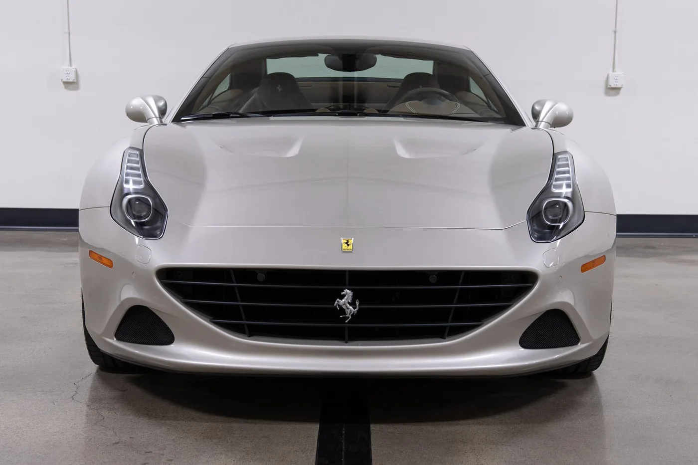 2016 Ferrari California T vendue par un concessionnaire spécialisé à Costa Mesa, États-Unis, photo 15 sur 15