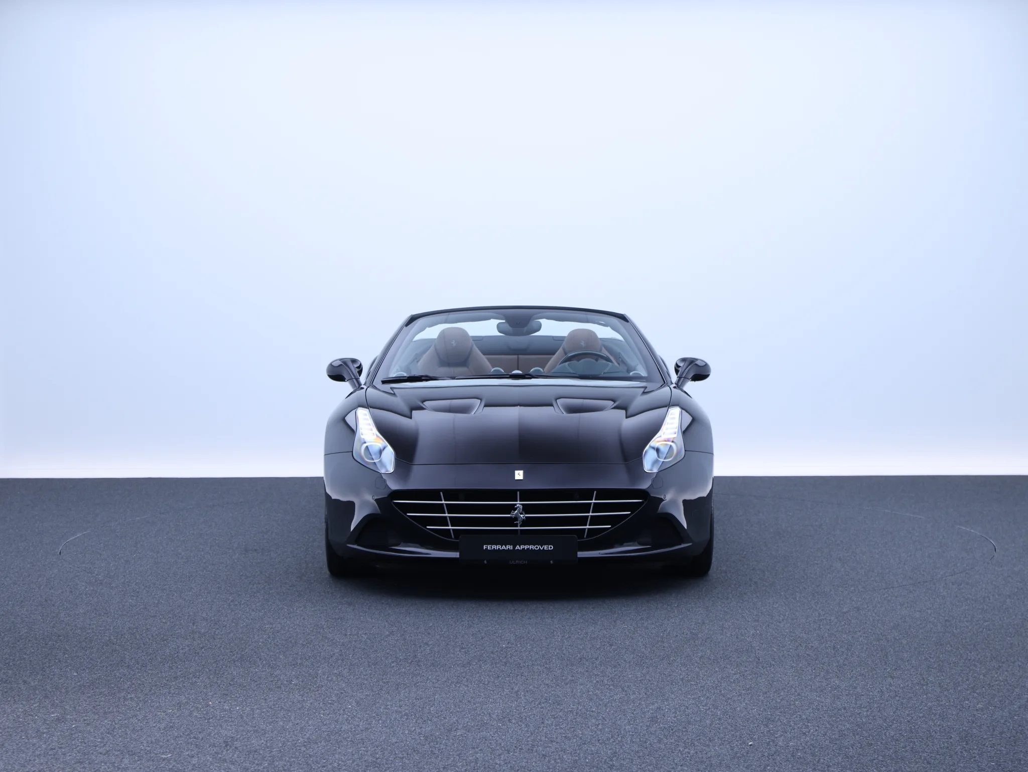 2016 Ferrari California T angeboten von einem Fachhändler in Frankfurt am Main, Deutschland, Hauptfoto