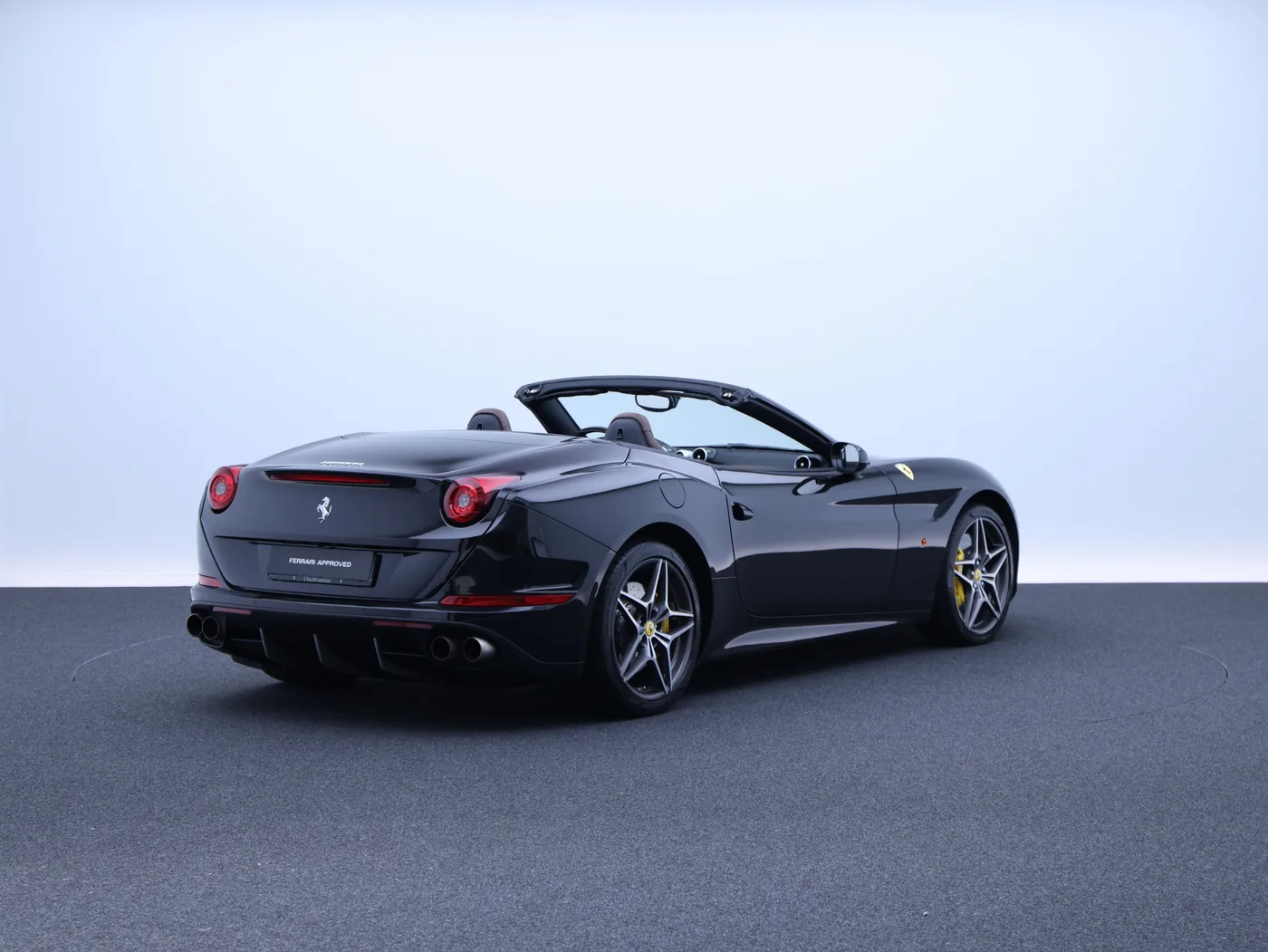 2016 Ferrari California T proposée par un concessionnaire spécialisé à Frankfurt am Main, Allemagne, photo 3 sur 15