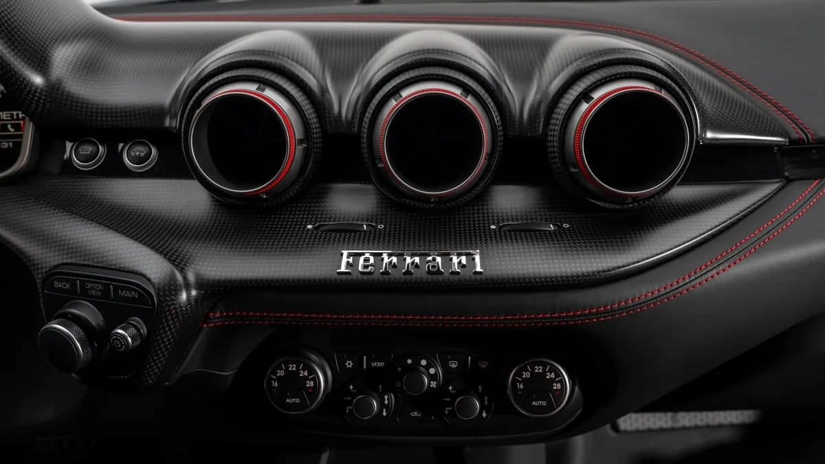 2016 Ferrari F12tdf, 27/30