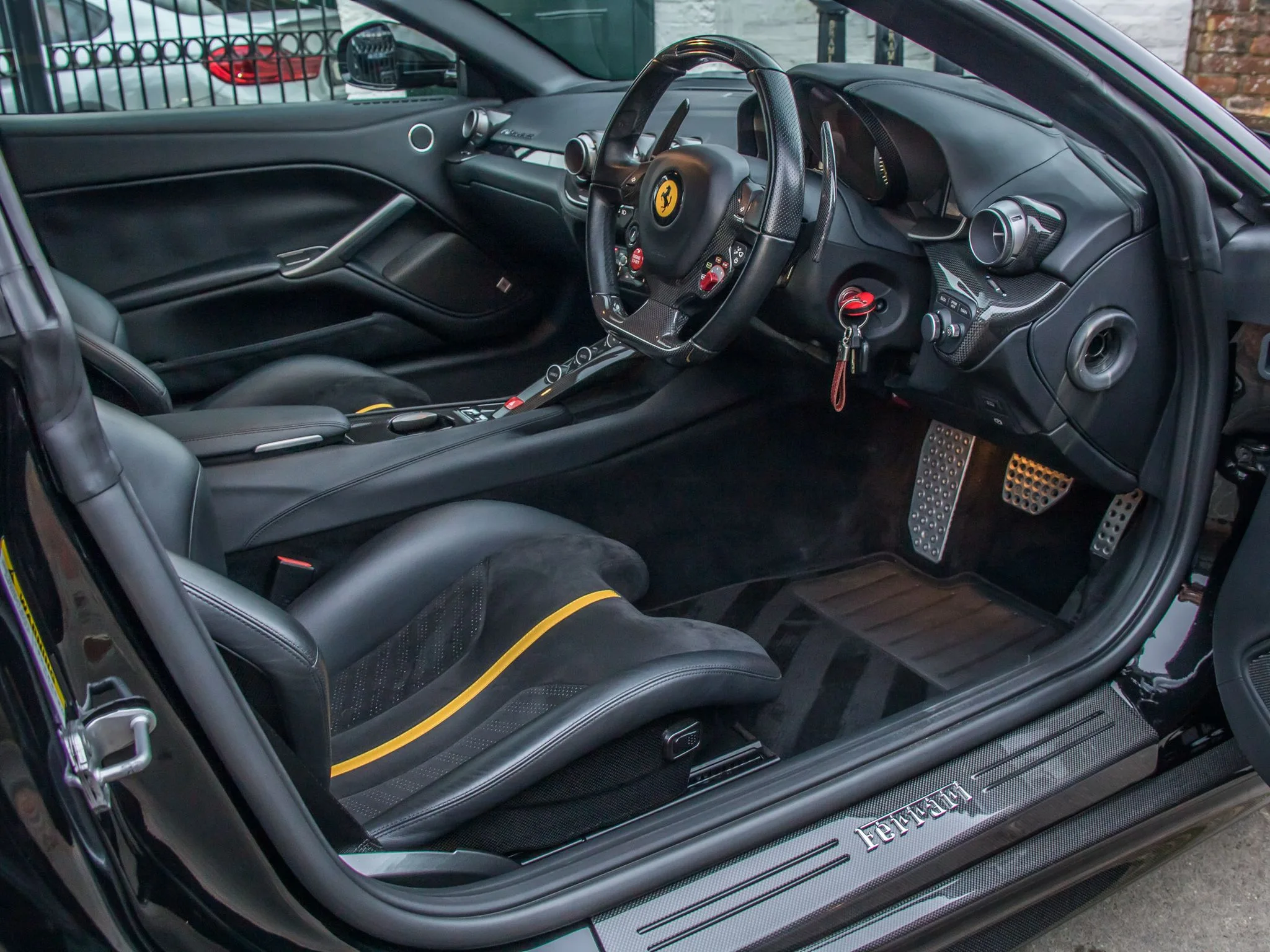 2016 Ferrari F12berlinetta, 14/23