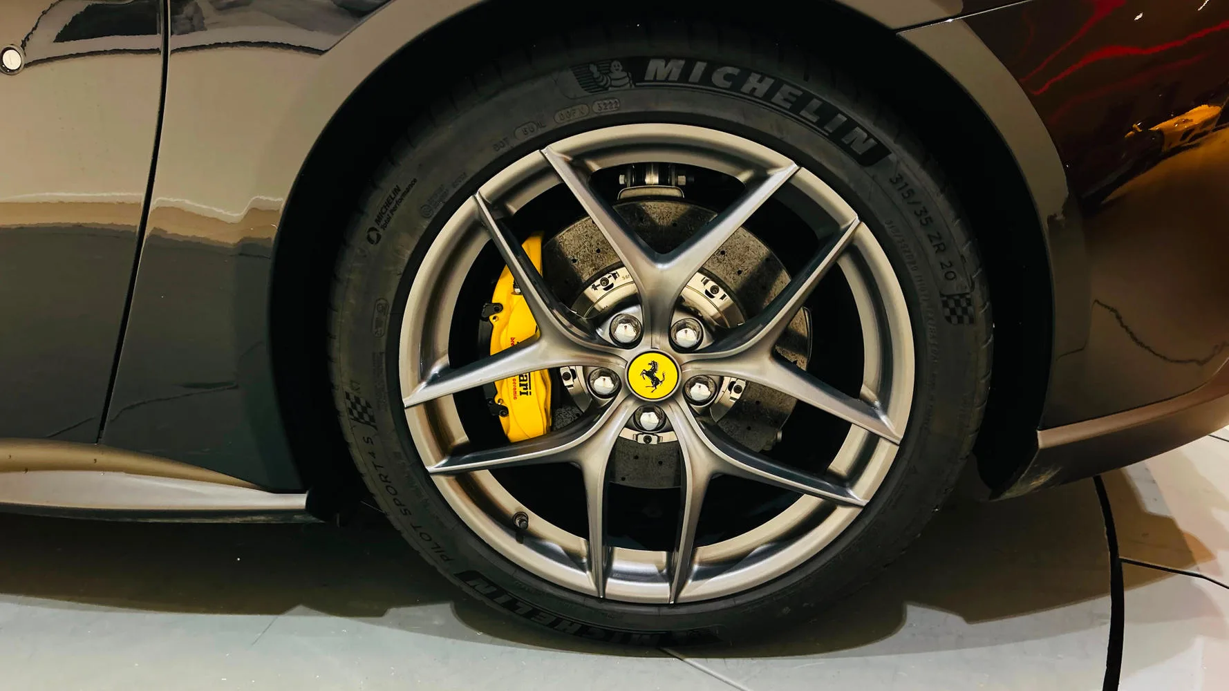 2016 Ferrari F12berlinetta, 12/30