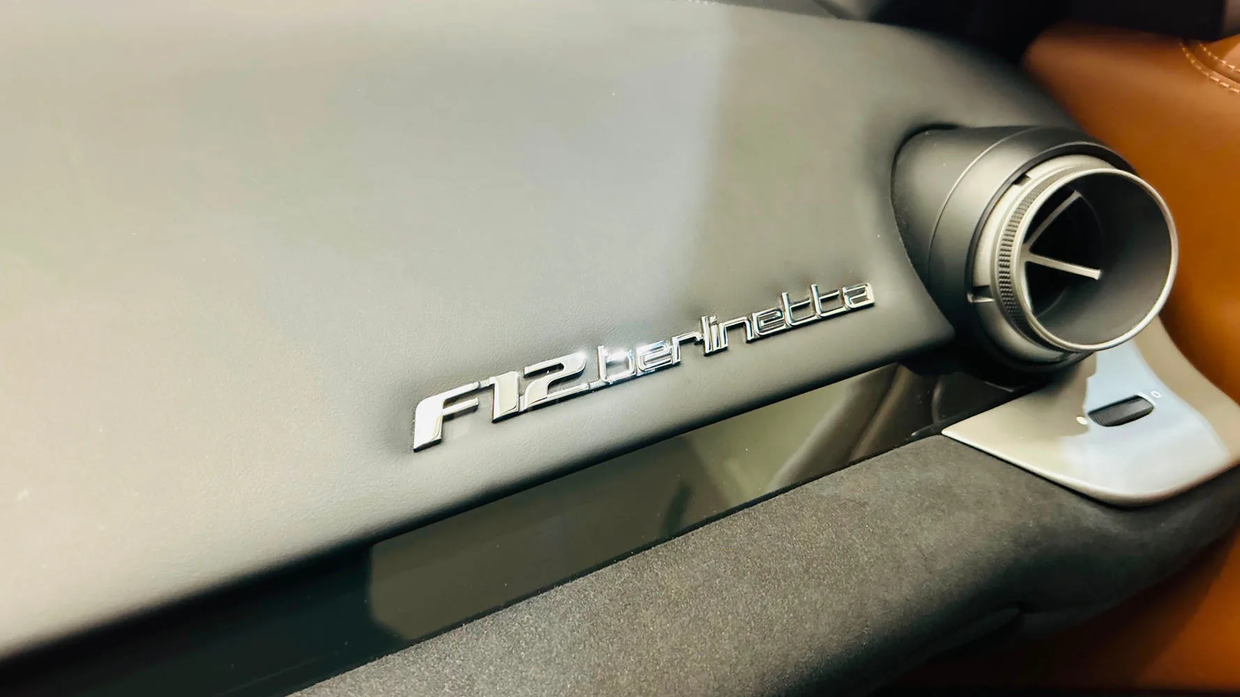 2016 Ferrari F12berlinetta, 27/30
