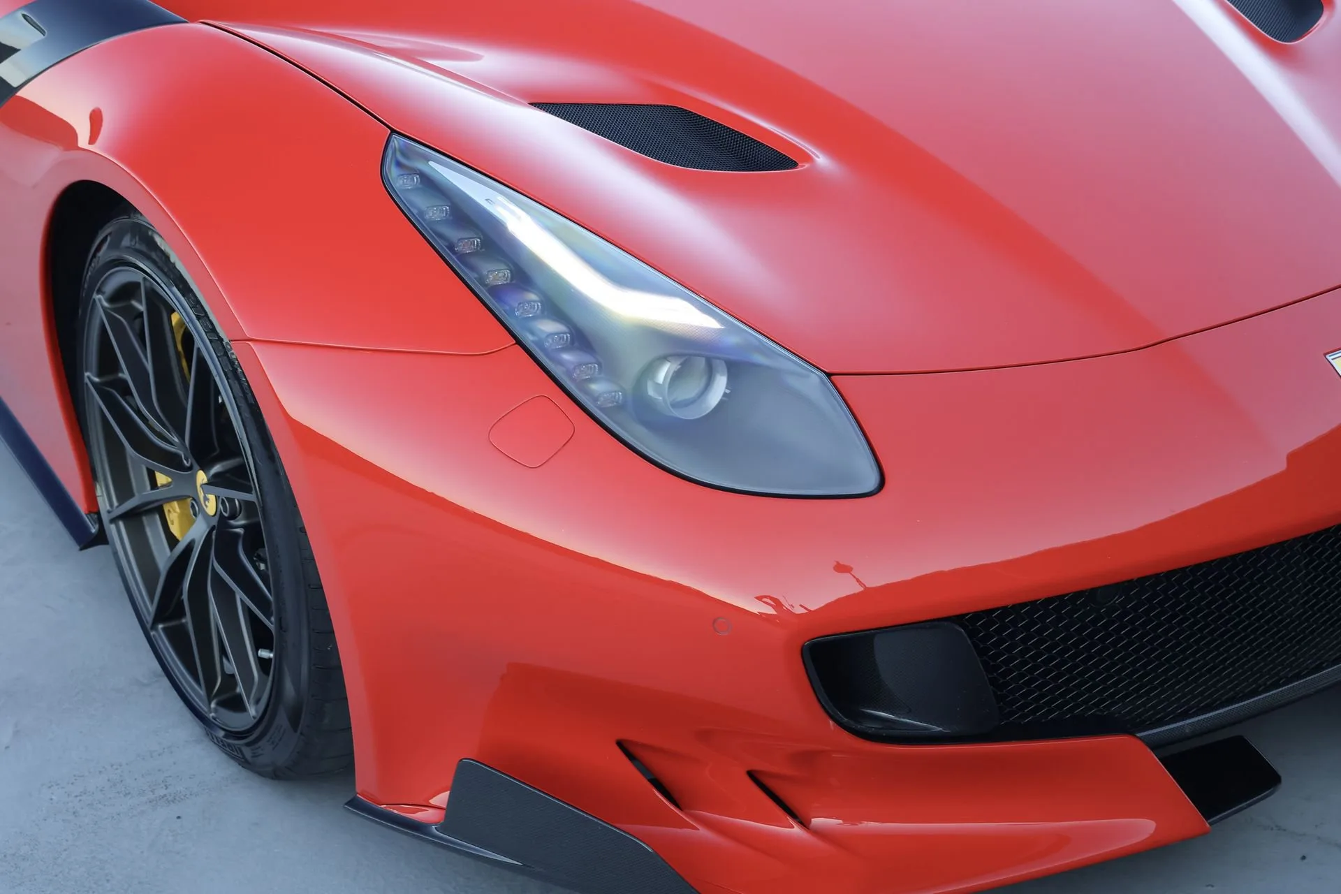 2016 Ferrari F12tdf, 15/22