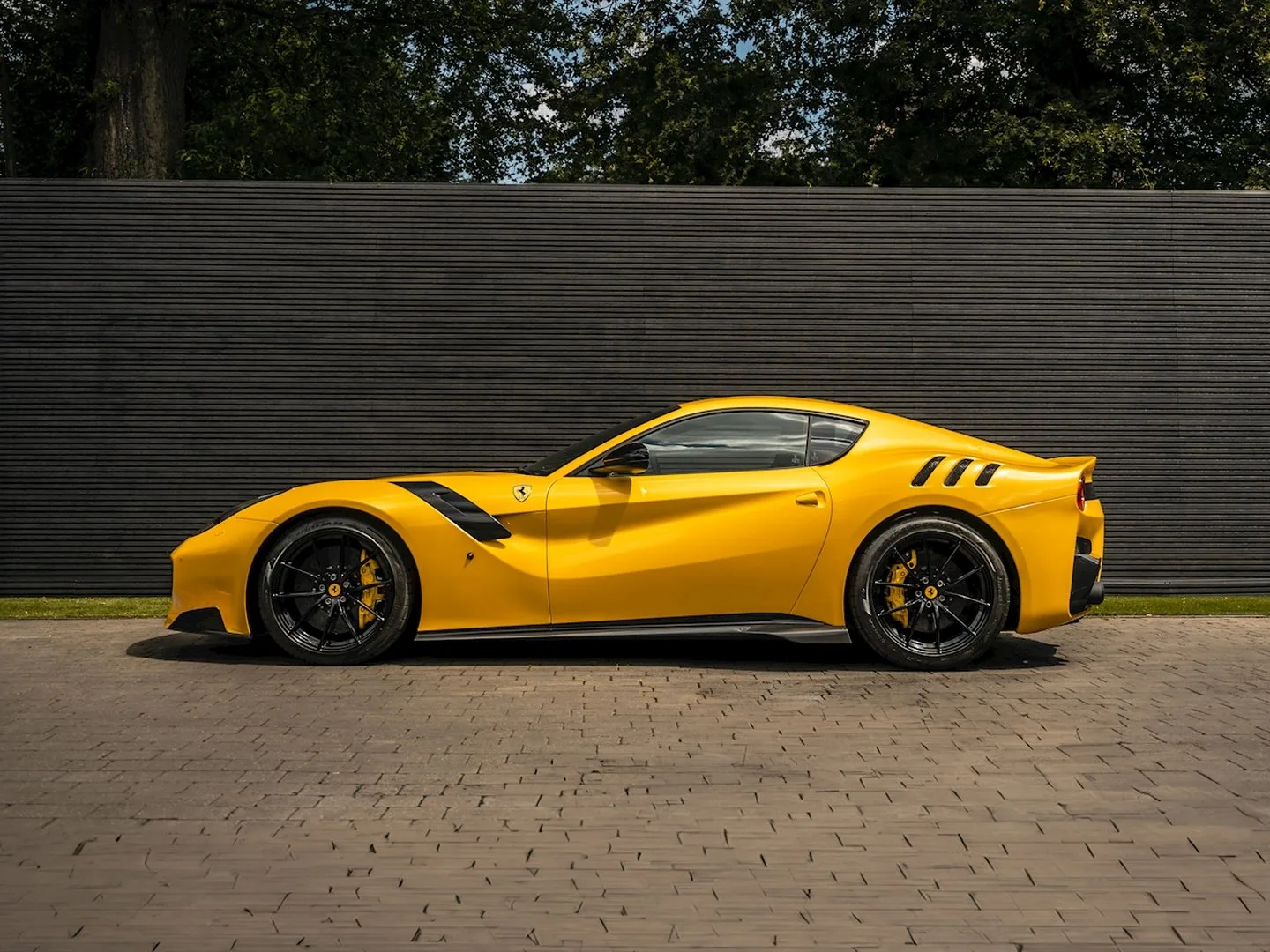 2016 Ferrari F12tdf, 14/30