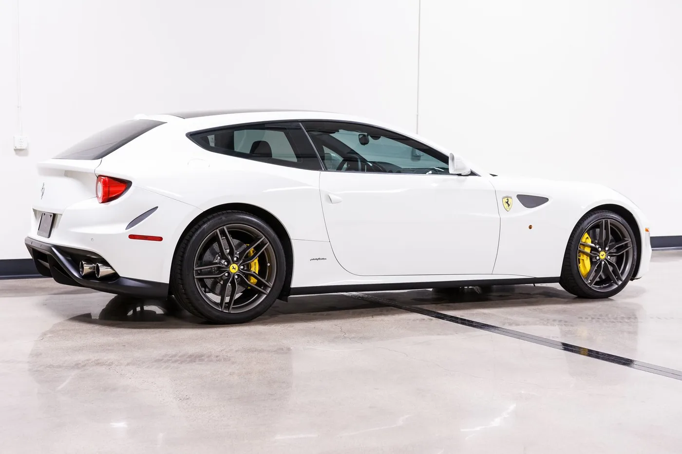 2016 Ferrari FF sold by a specialist dealer in Costa Mesa, United States, photo 7 of 15