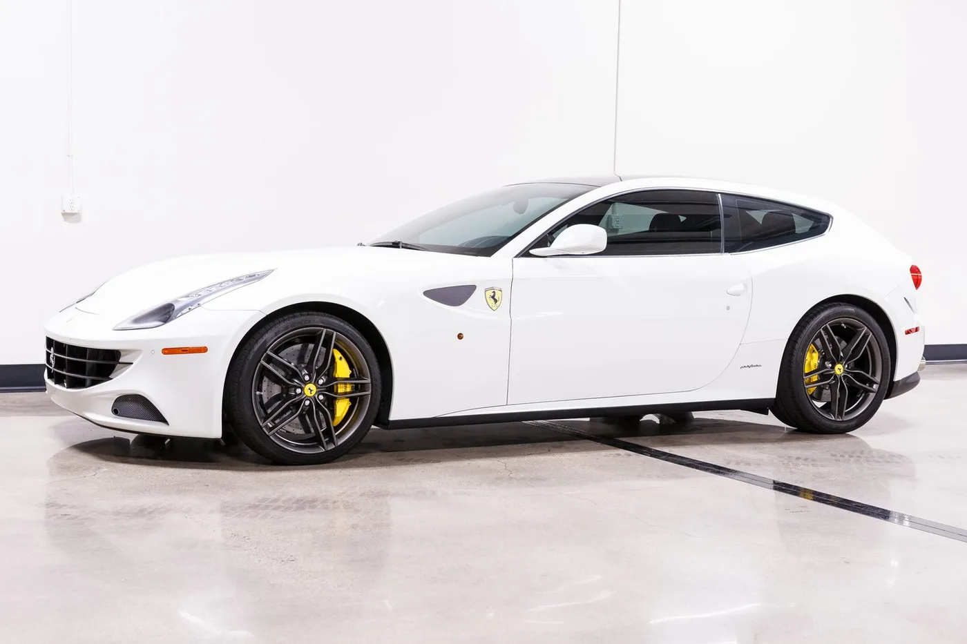 2016 Ferrari FF sold by a specialist dealer in Costa Mesa, United States, photo 8 of 15