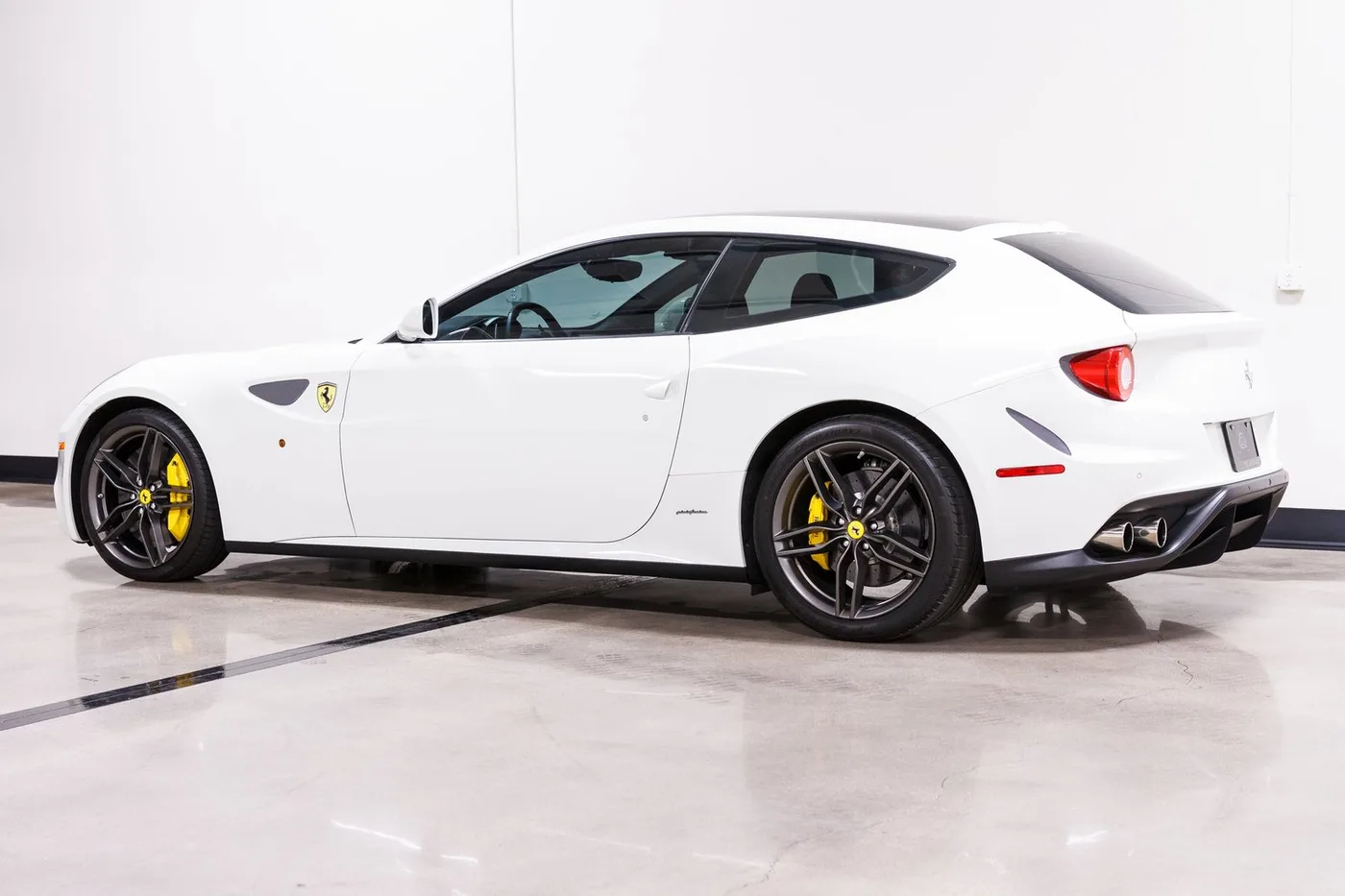 2016 Ferrari FF sold by a specialist dealer in Costa Mesa, United States, photo 10 of 15