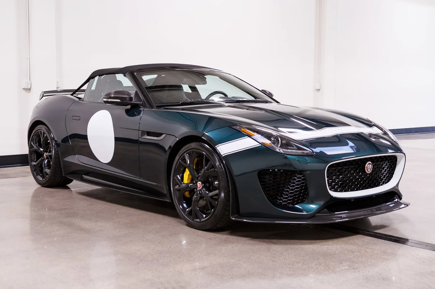 2016 Jaguar F-Type Project 7 sold by a specialist dealer in Costa Mesa, United States, photo 3 of 15