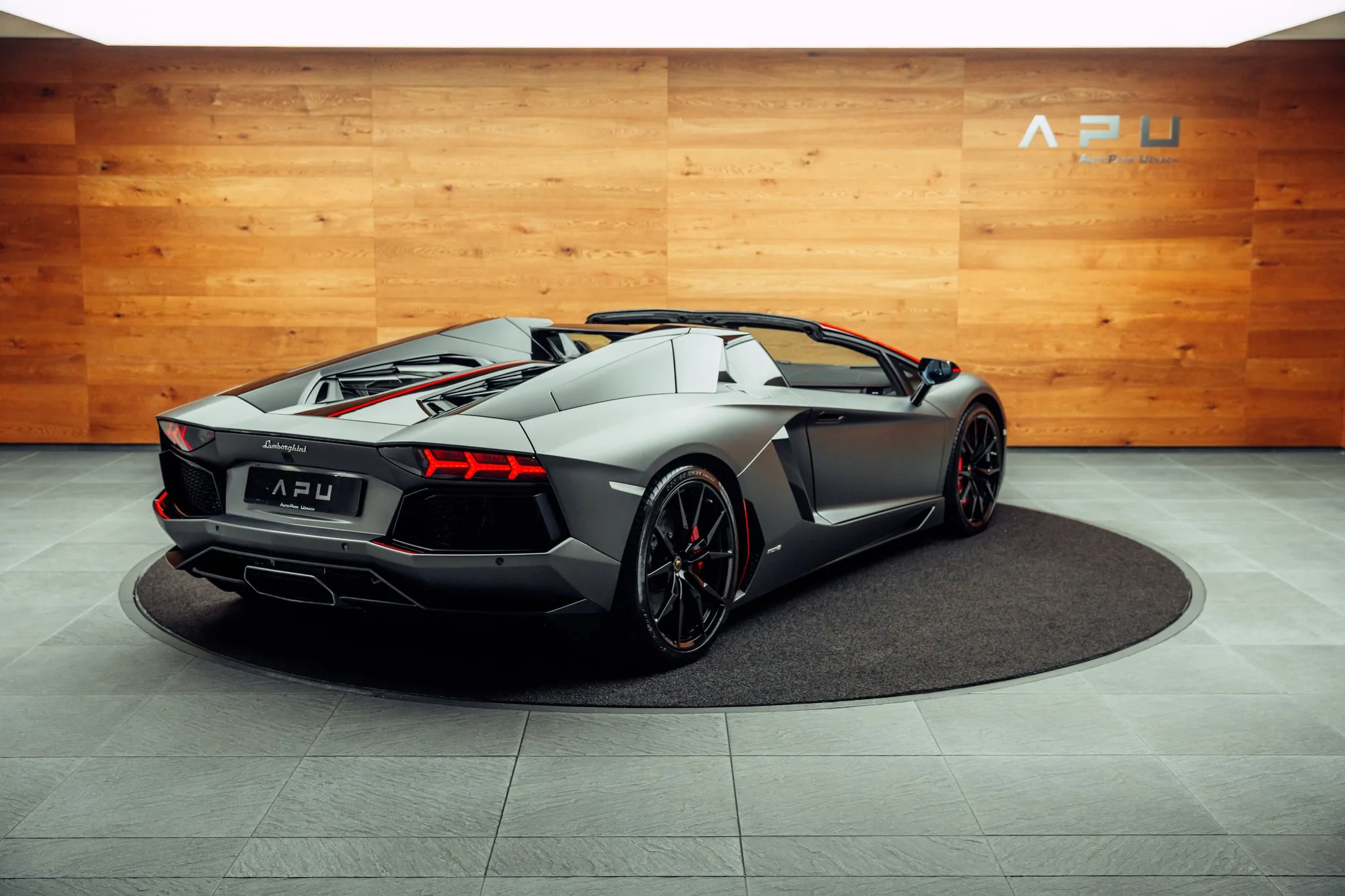 2016 Lamborghini Aventador Roadster, 2/26