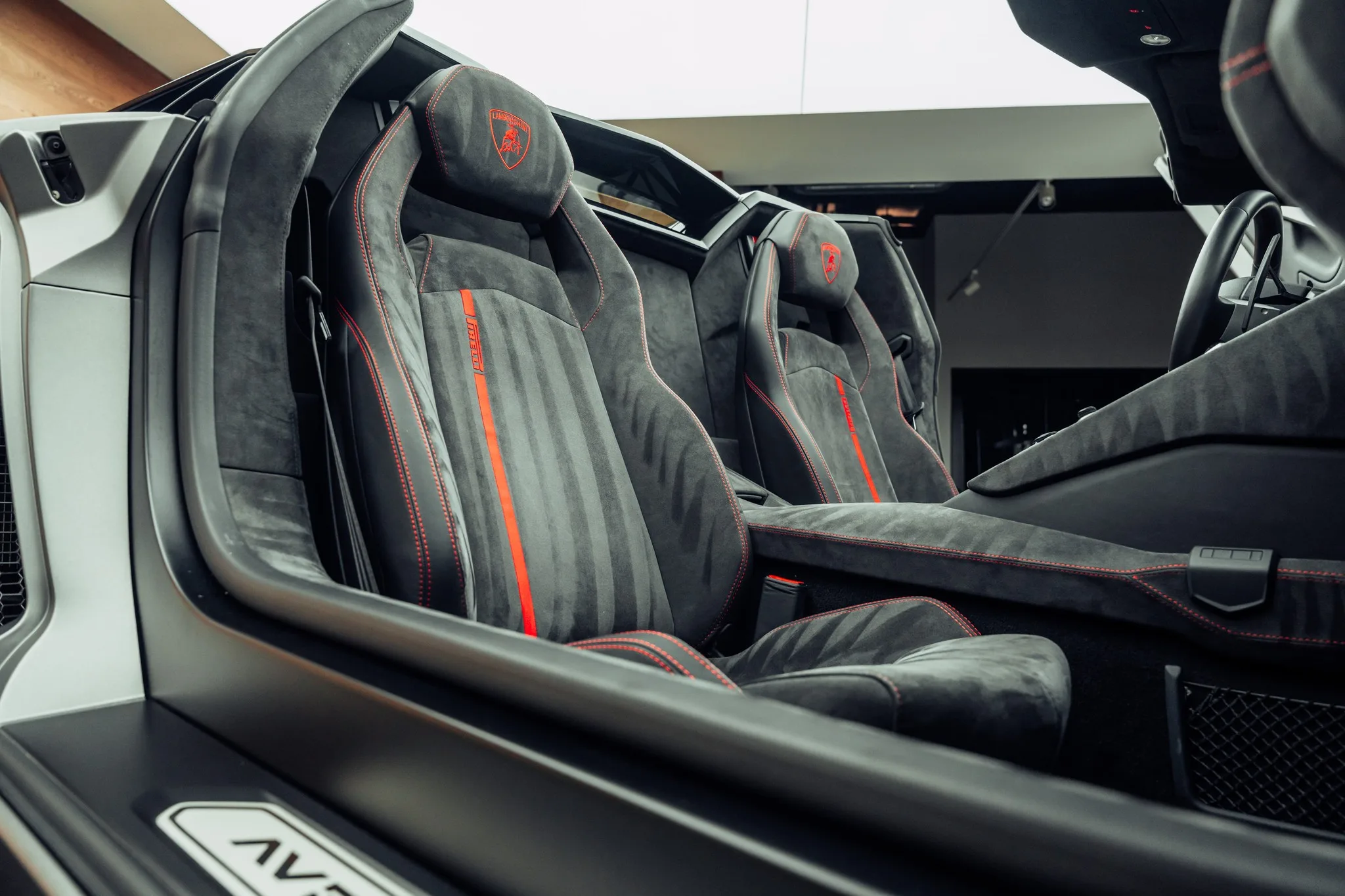 2016 Lamborghini Aventador Roadster, 8/26