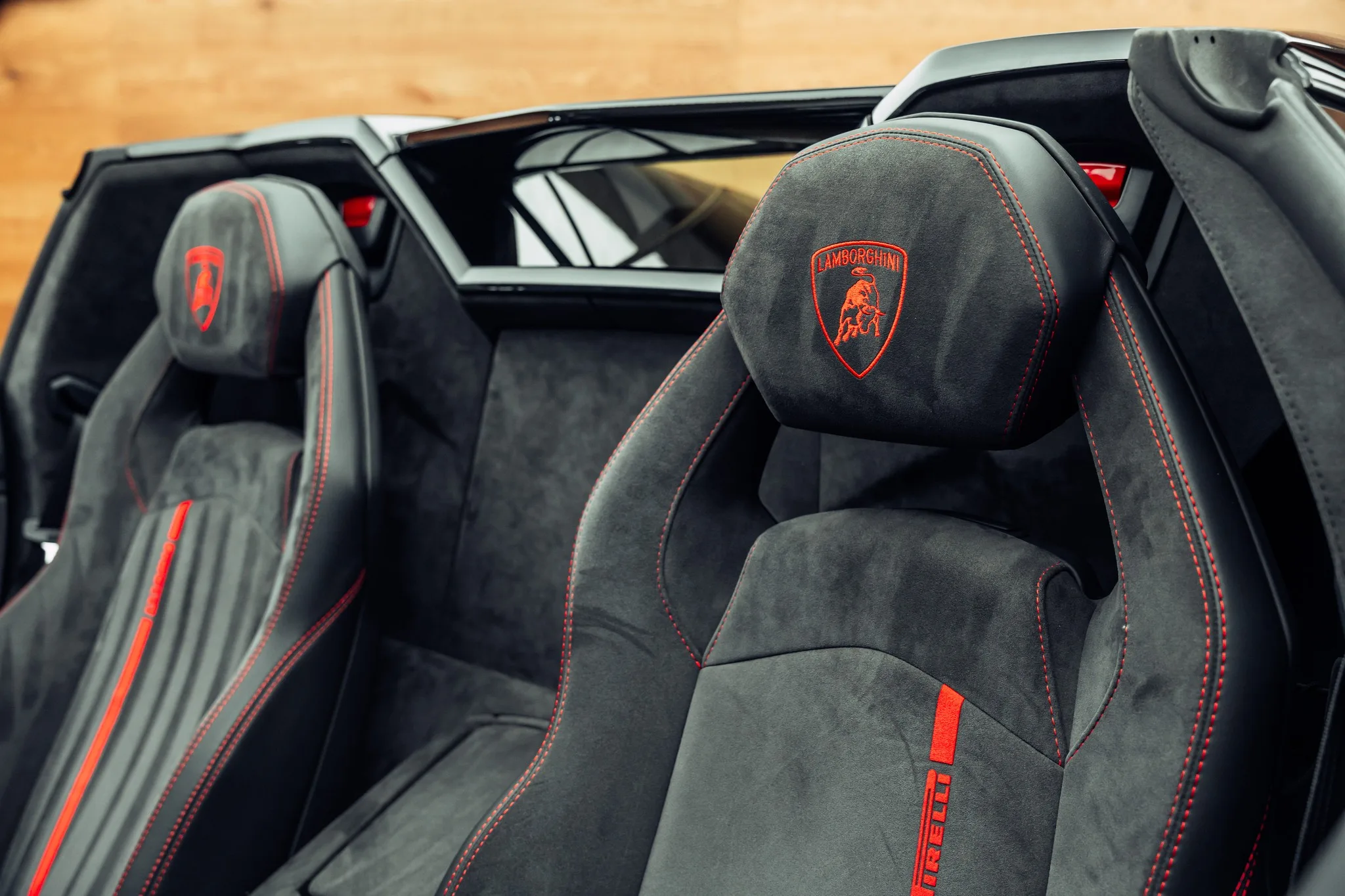2016 Lamborghini Aventador Roadster, 10/26
