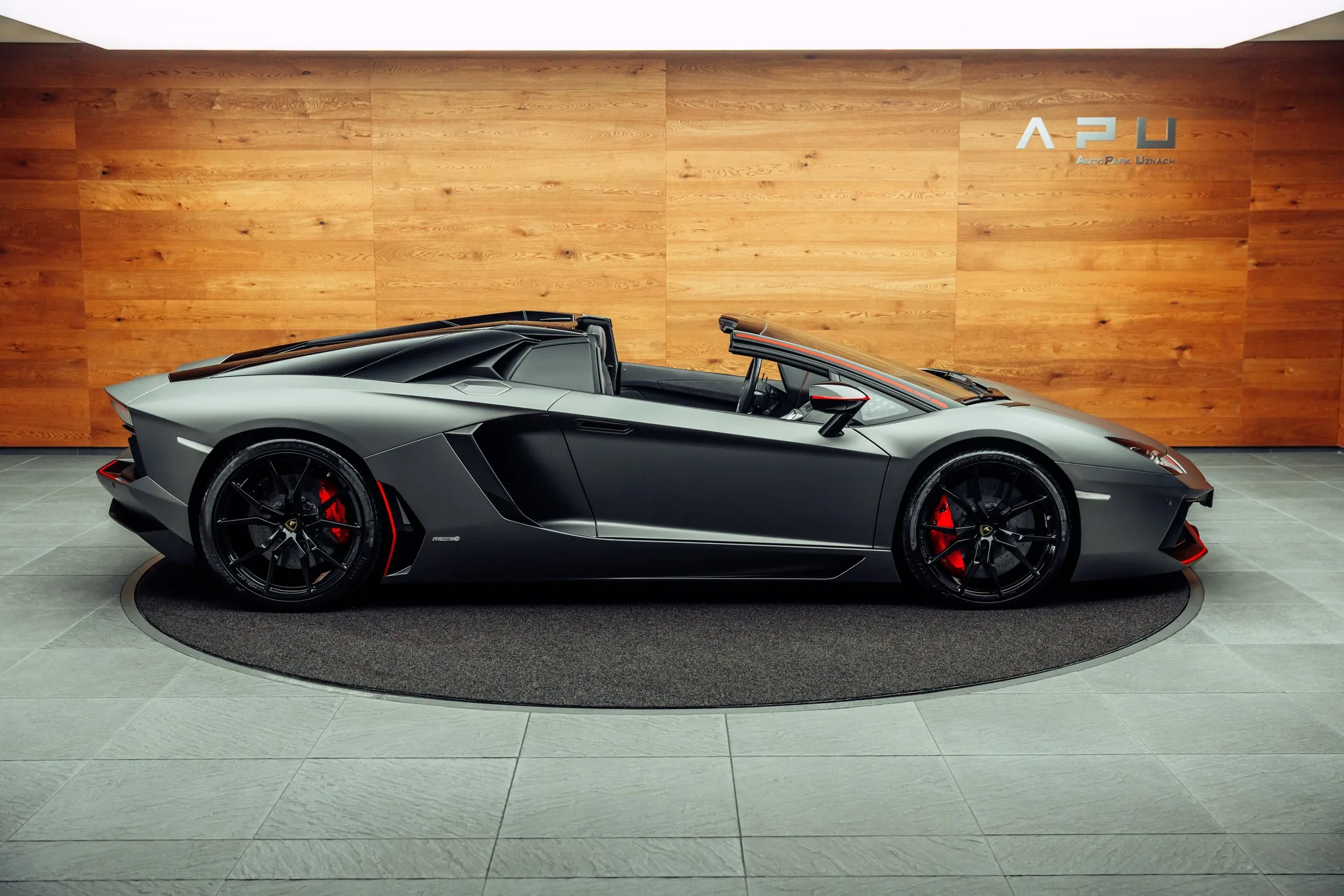 2016 Lamborghini Aventador Roadster, 13/26