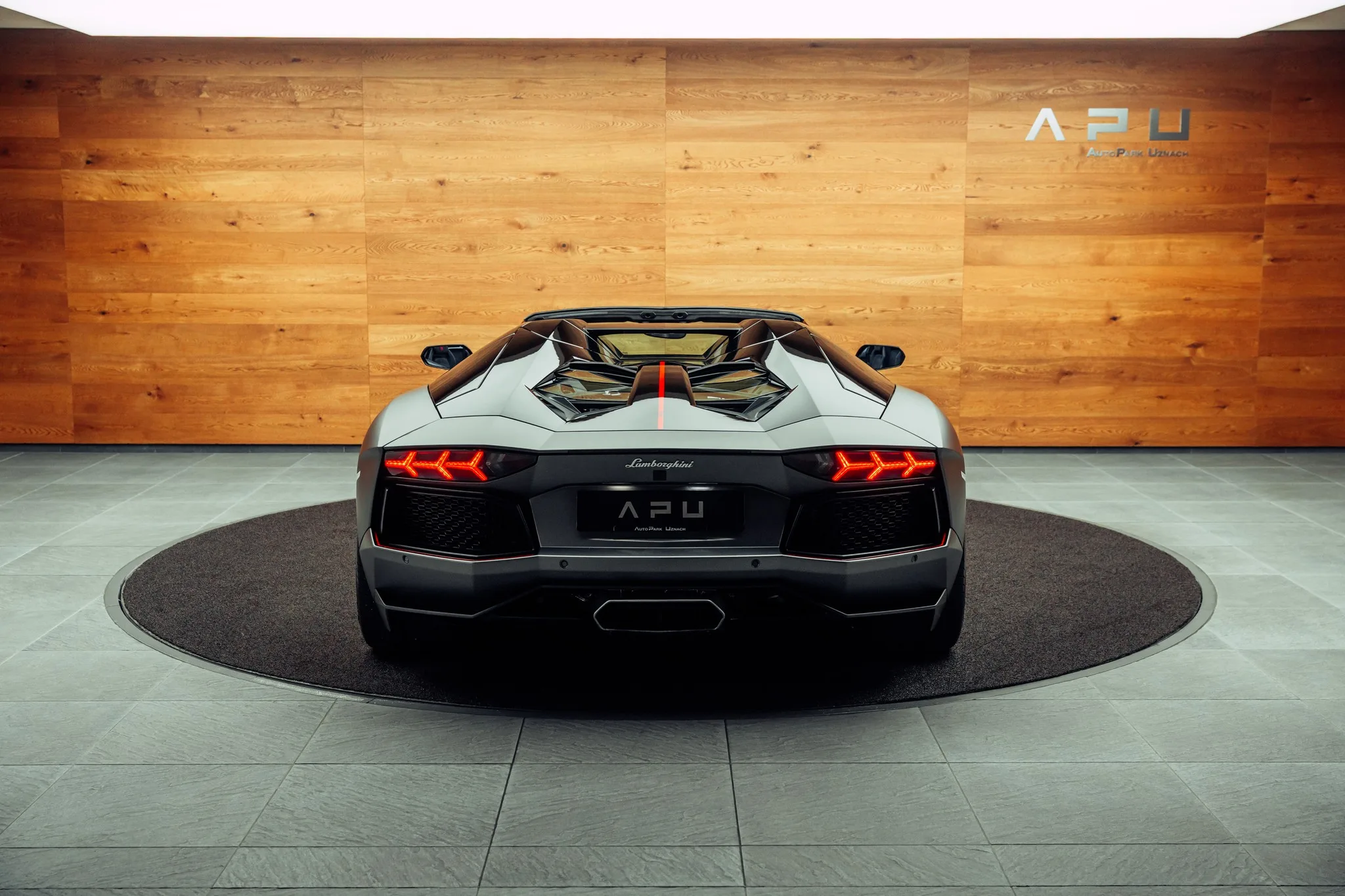 2016 Lamborghini Aventador Roadster, 21/26
