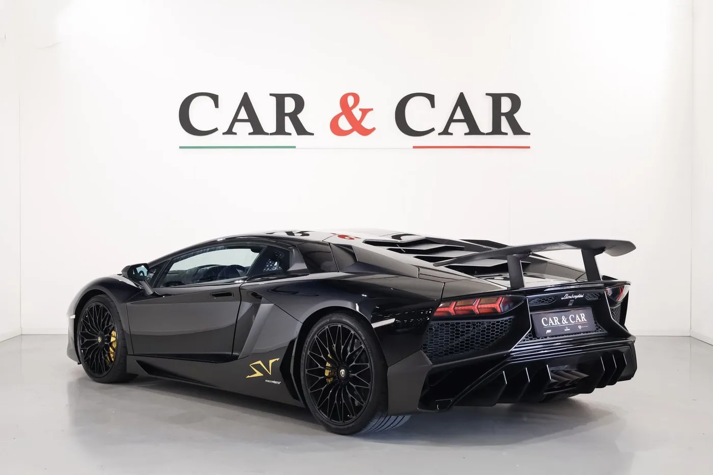 2016 Lamborghini Aventador SV LP 750-4 angeboten von einem Supersportwagenhändler in Zibido San Giacomo, Italien, Foto 2 von 25