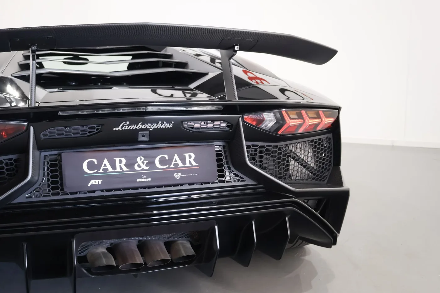 2016 Lamborghini Aventador SV LP 750-4 angeboten von einem Supersportwagenhändler in Zibido San Giacomo, Italien, Foto 12 von 25