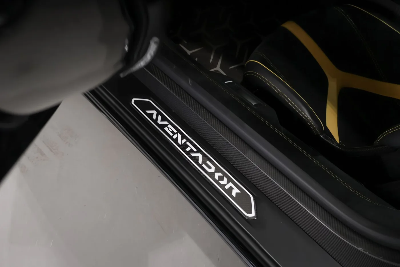 2016 Lamborghini Aventador SV LP 750-4 angeboten von einem Supersportwagenhändler in Zibido San Giacomo, Italien, Foto 15 von 25
