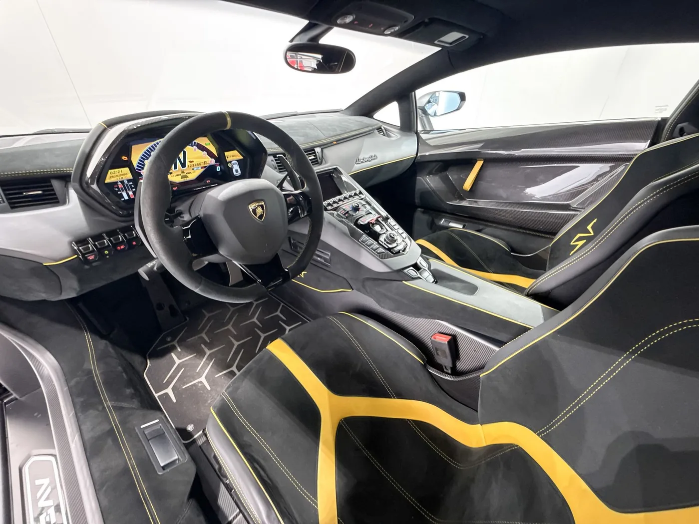 2016 Lamborghini Aventador SV LP 750-4 angeboten von einem Supersportwagenhändler in Zibido San Giacomo, Italien, Foto 19 von 25