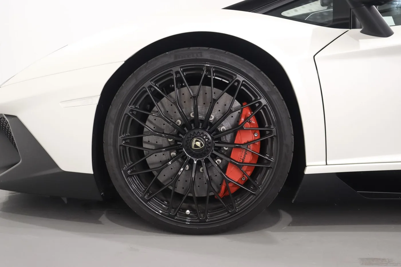 2016 Lamborghini Aventador SV Roadster LP 750-4 offered by a supercar dealer in Zibido San Giacomo, Italy, photo 7 of 21