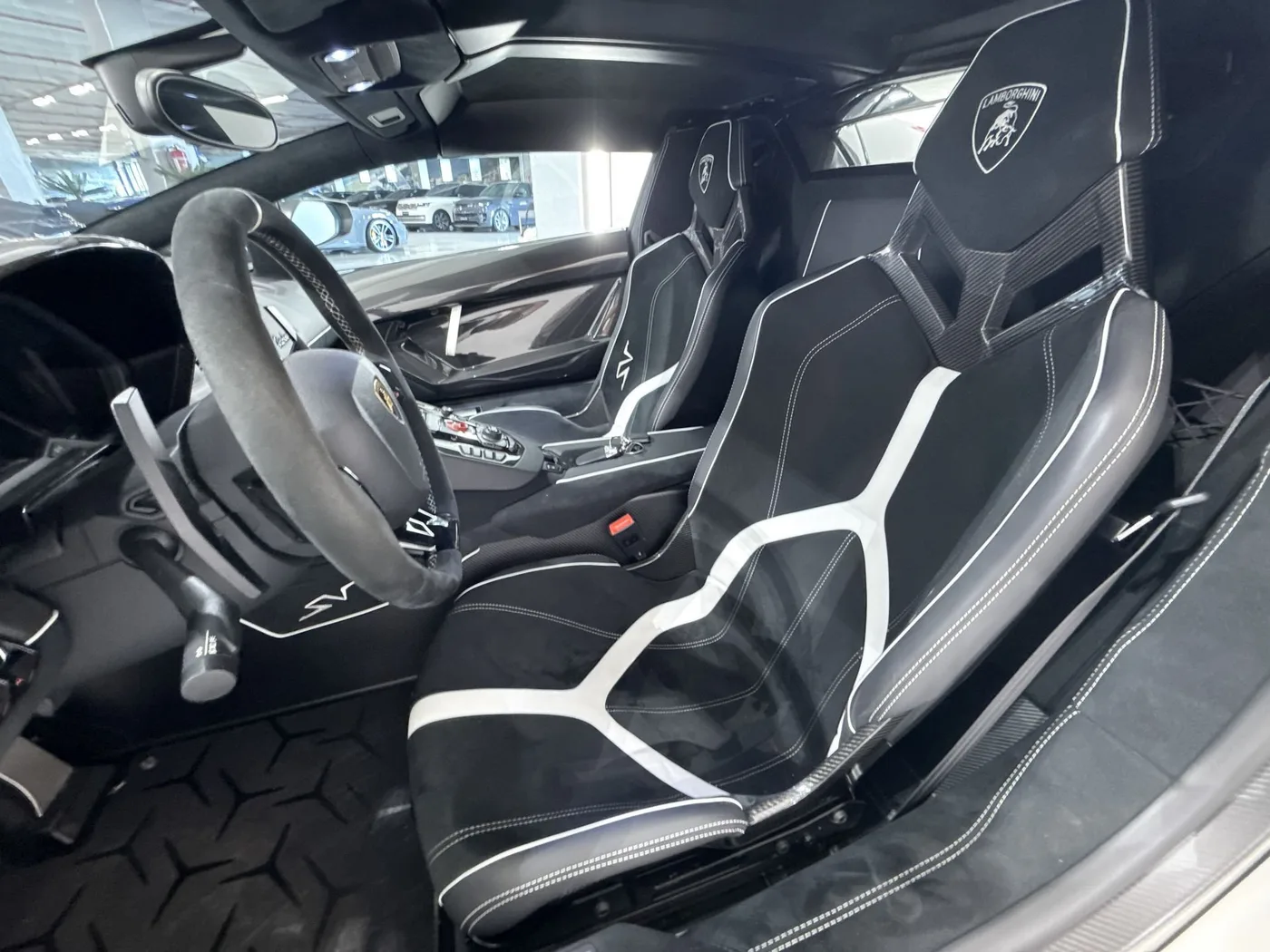 2016 Lamborghini Aventador SV Roadster LP 750-4 offered by a supercar dealer in Zibido San Giacomo, Italy, photo 11 of 21