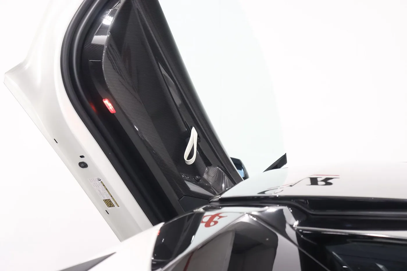 2016 Lamborghini Aventador SV Roadster LP 750-4 offered by a supercar dealer in Zibido San Giacomo, Italy, photo 17 of 21