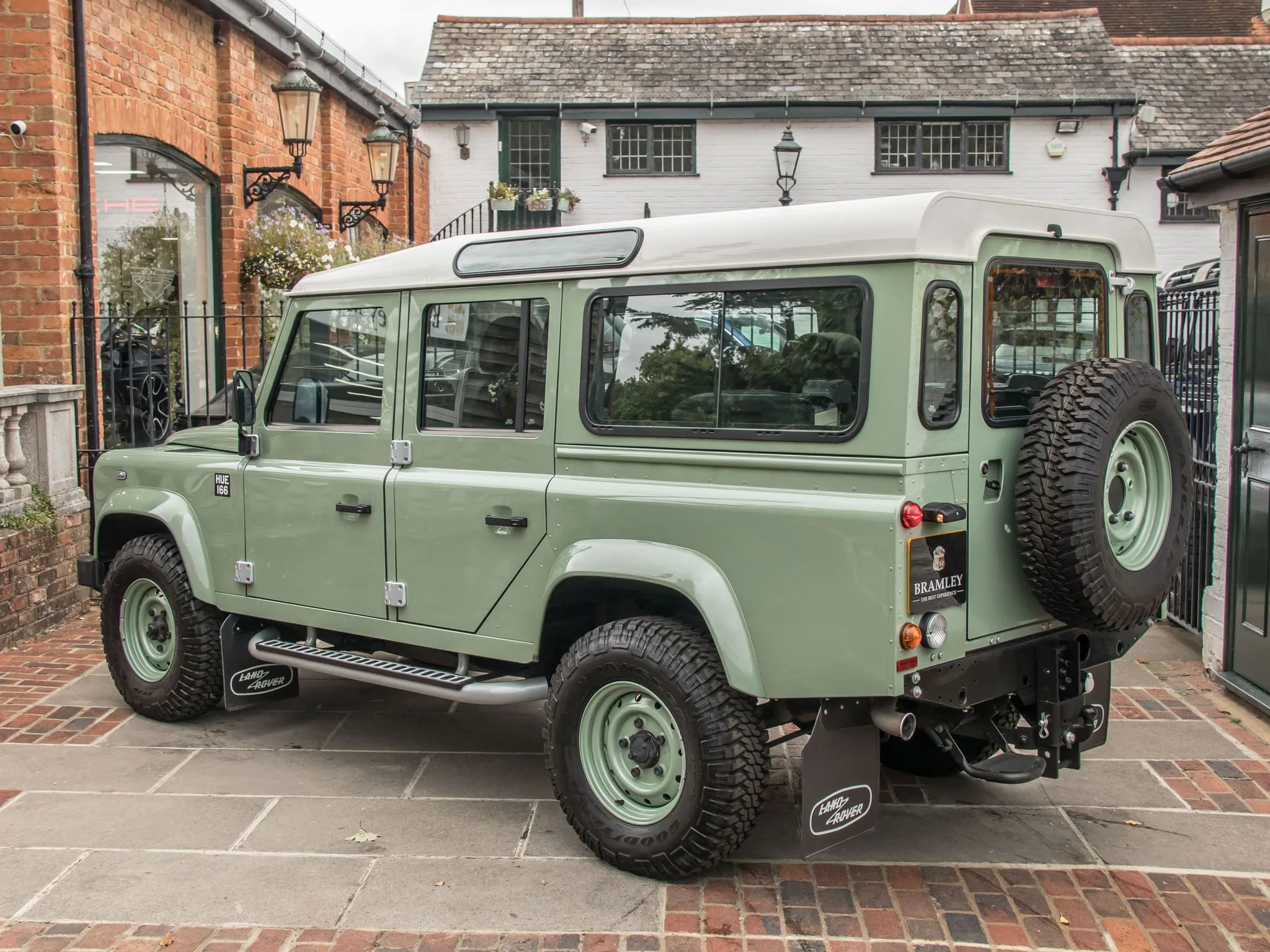 2016 Land Rover Defender 110 Heritage Edition, 6/21