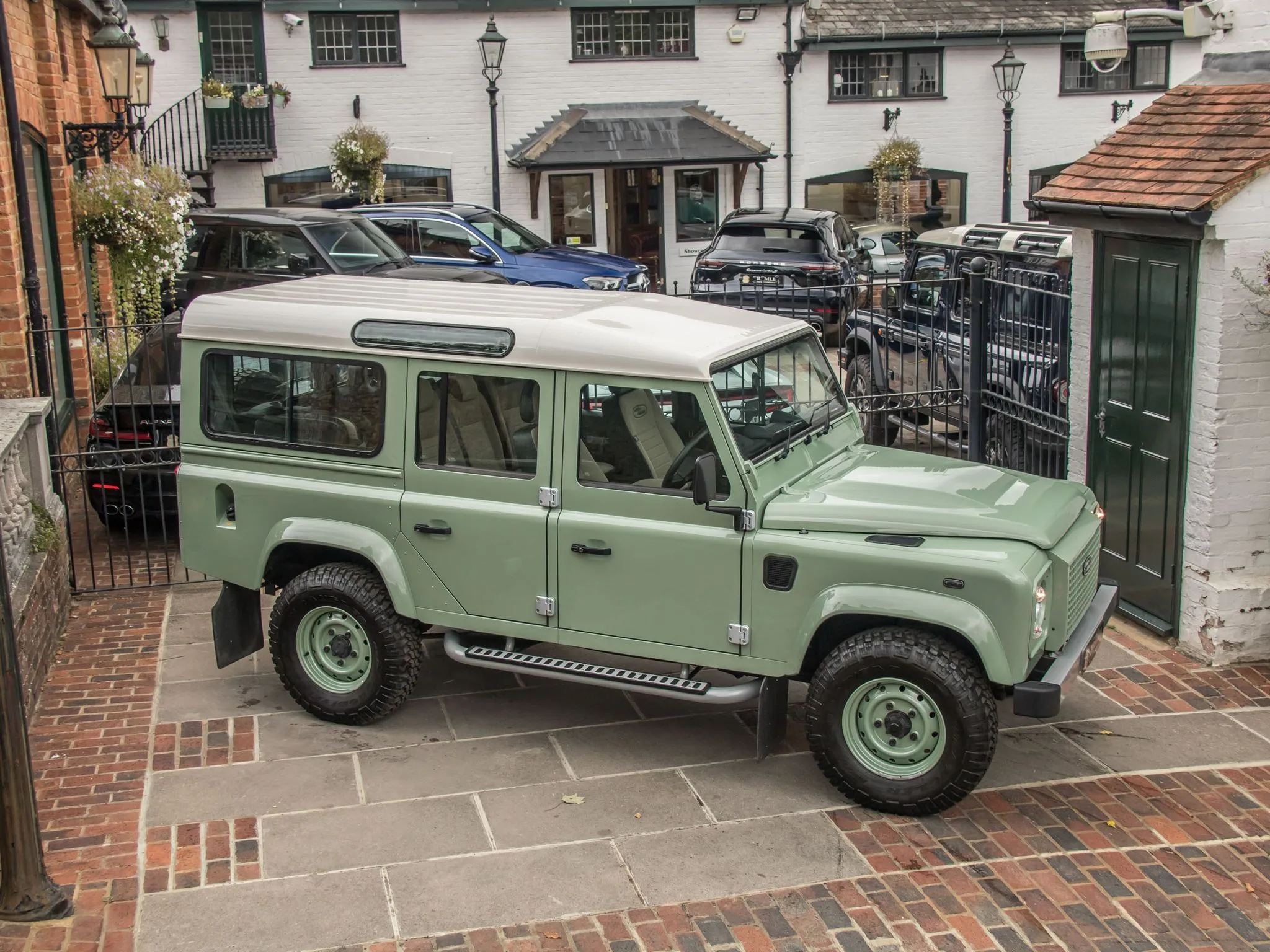 2016 Land Rover Defender 110 Heritage Edition, 9/21