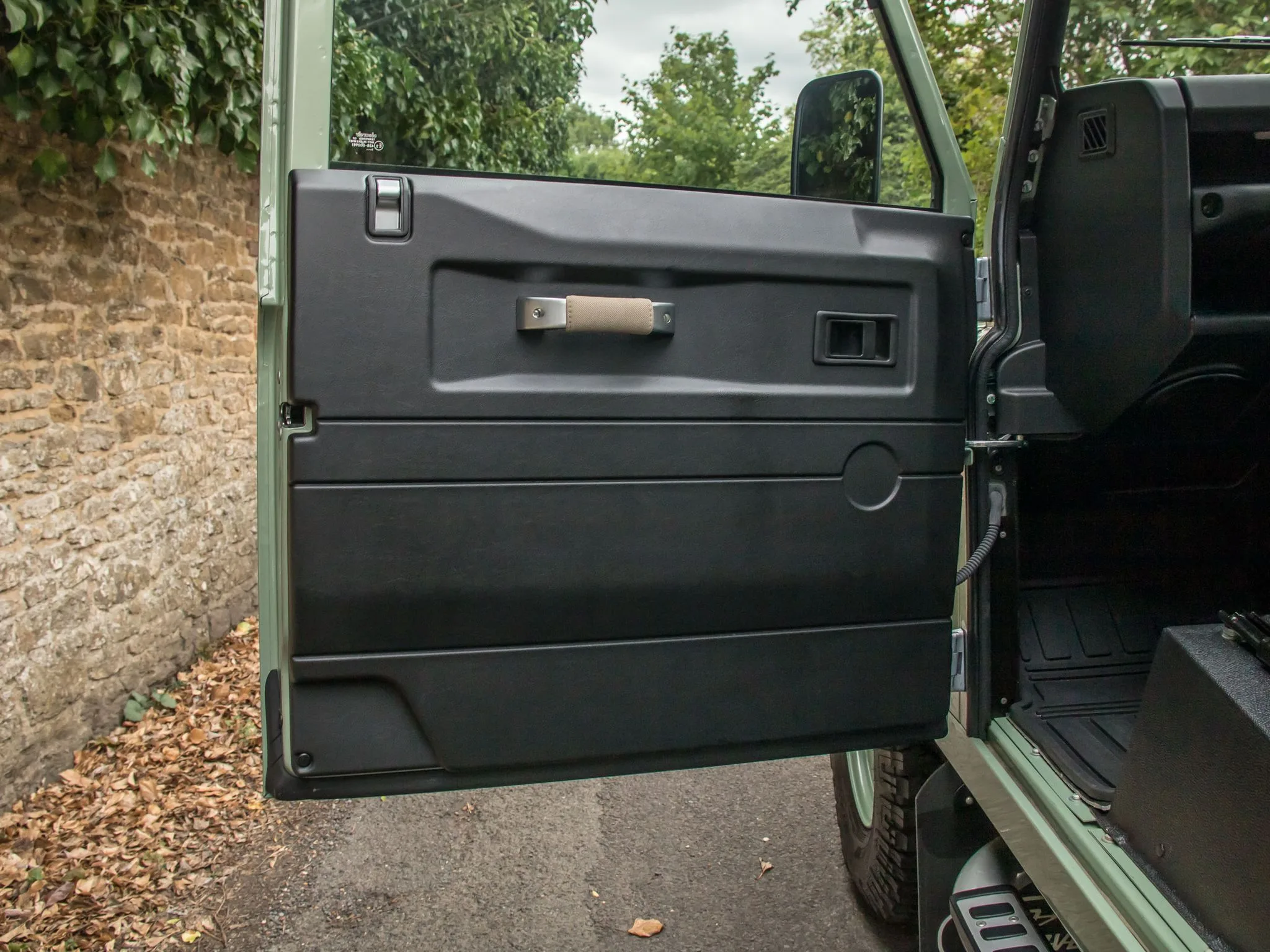2016 Land Rover Defender 110 Heritage Edition, 15/21