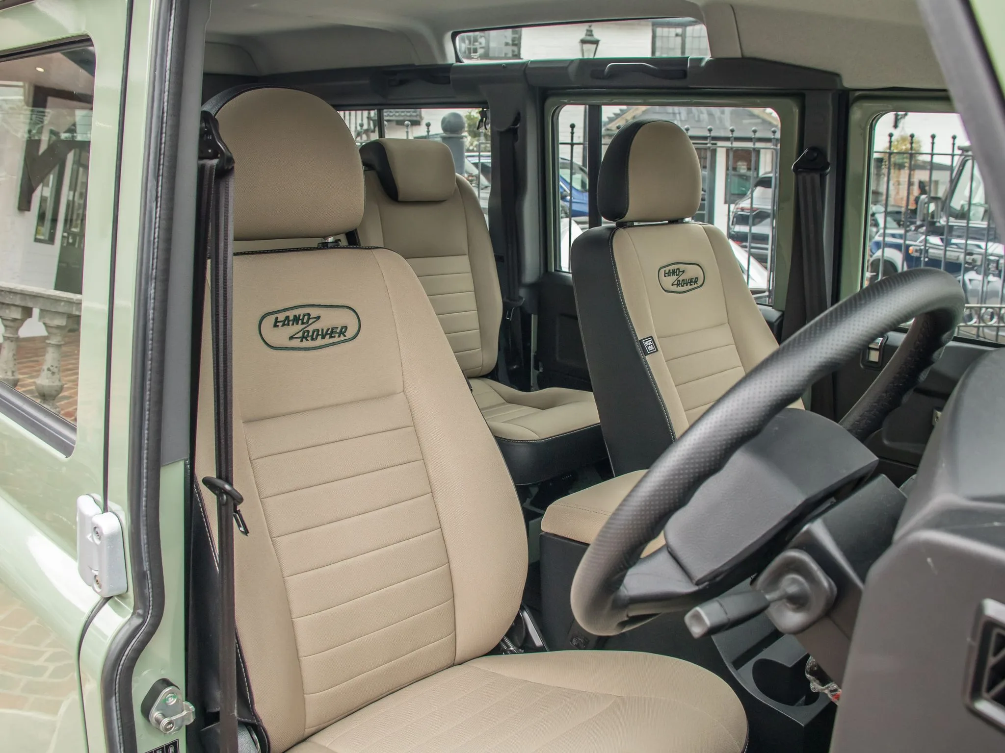 2016 Land Rover Defender 110 Heritage Edition, 17/21