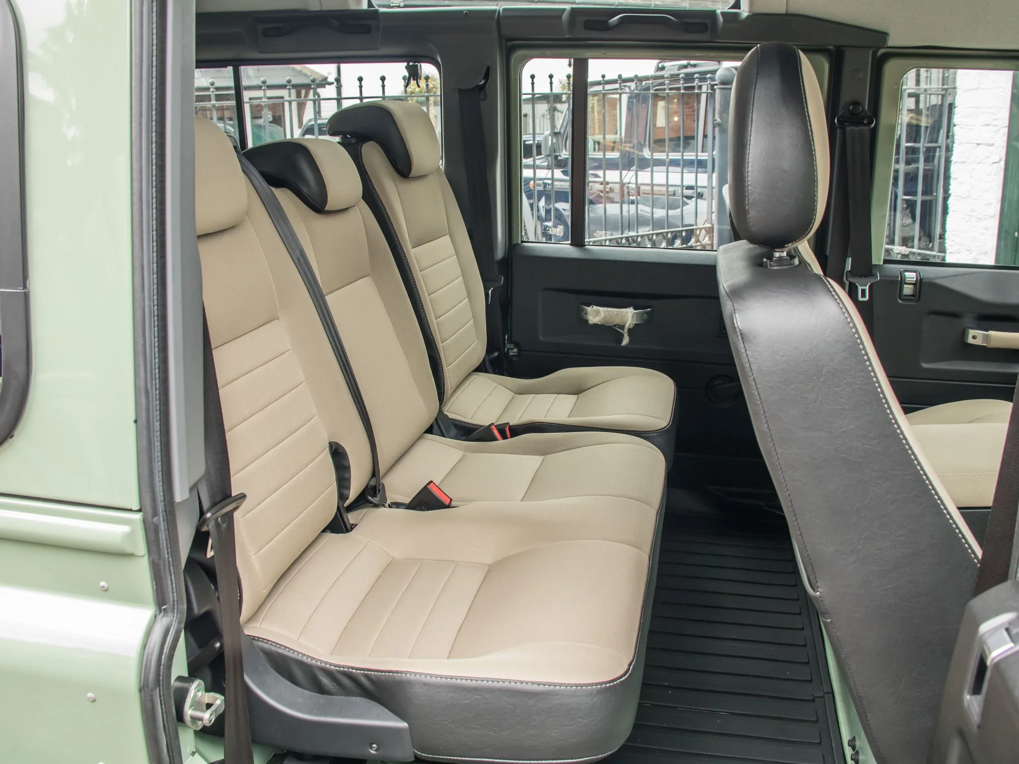 2016 Land Rover Defender 110 Heritage Edition, 18/21