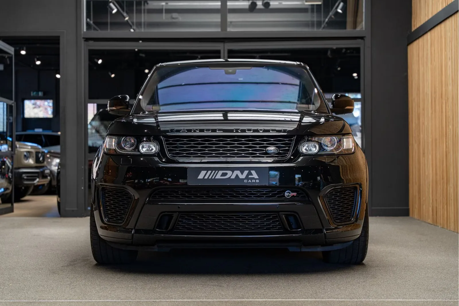 2016 Land Rover Range Rover Sport SVR, 2/30