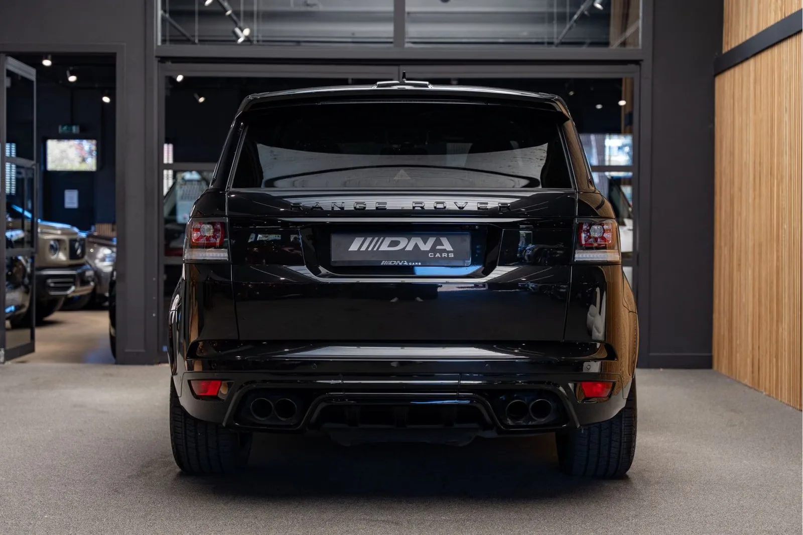 2016 Land Rover Range Rover Sport SVR, 4/30