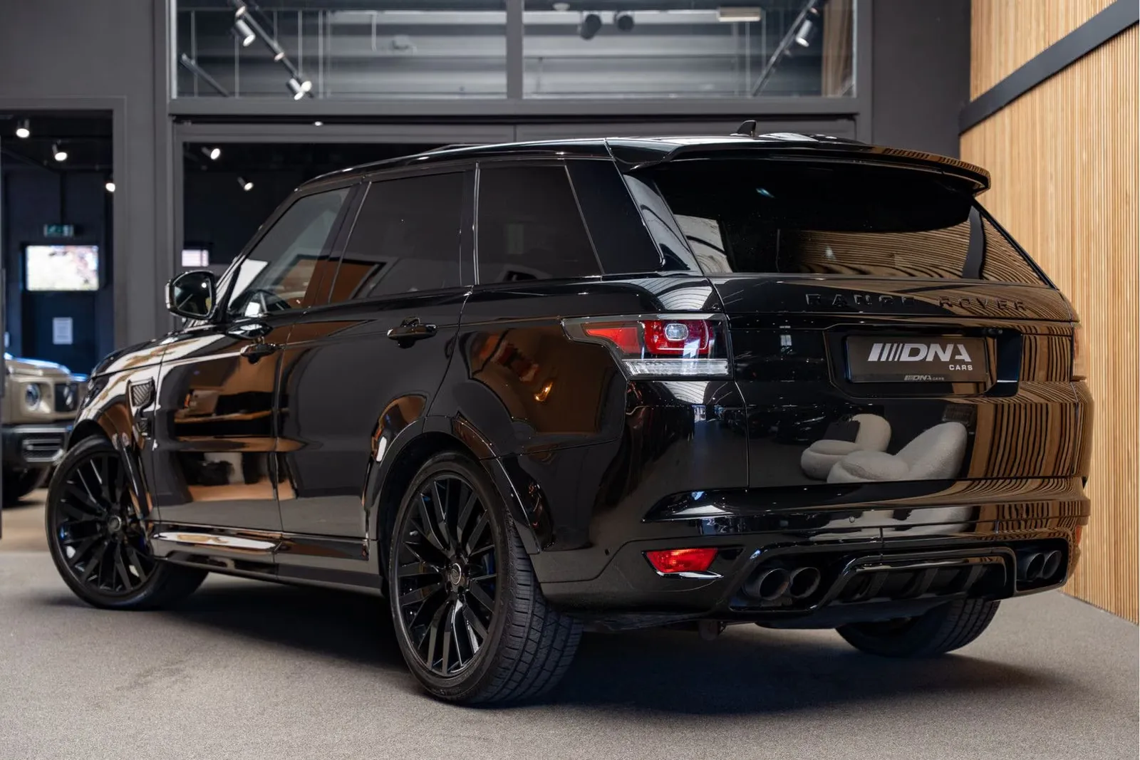 2016 Land Rover Range Rover Sport SVR, 5/30