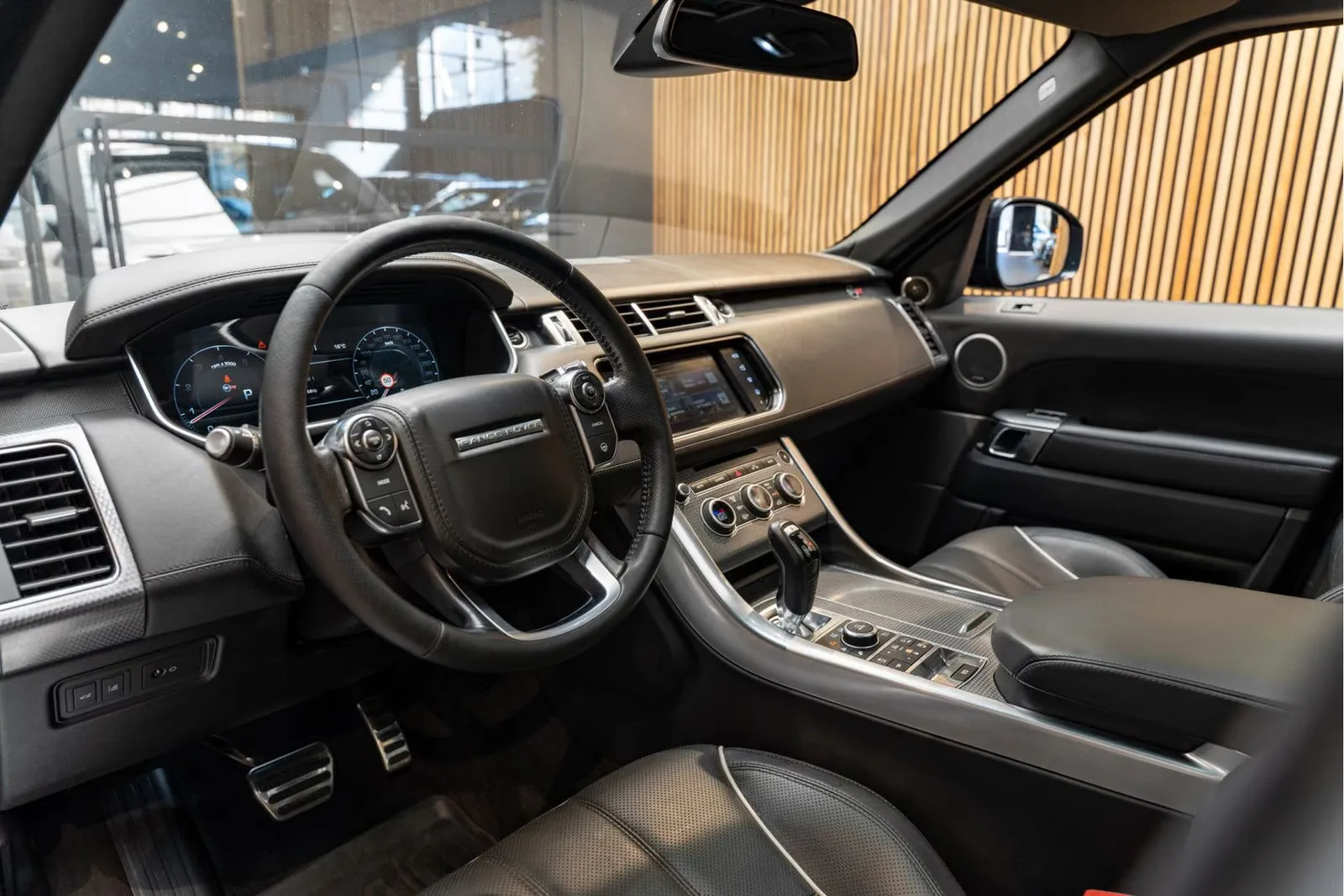 2016 Land Rover Range Rover Sport SVR, 6/30