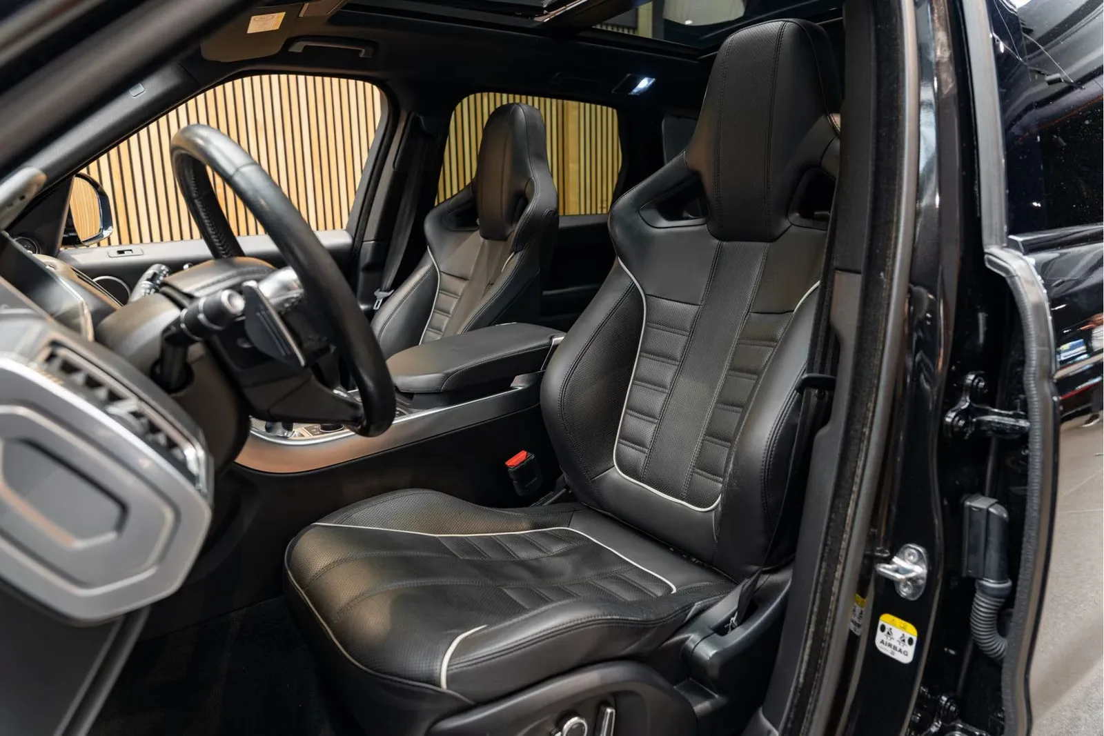 2016 Land Rover Range Rover Sport SVR, 9/30