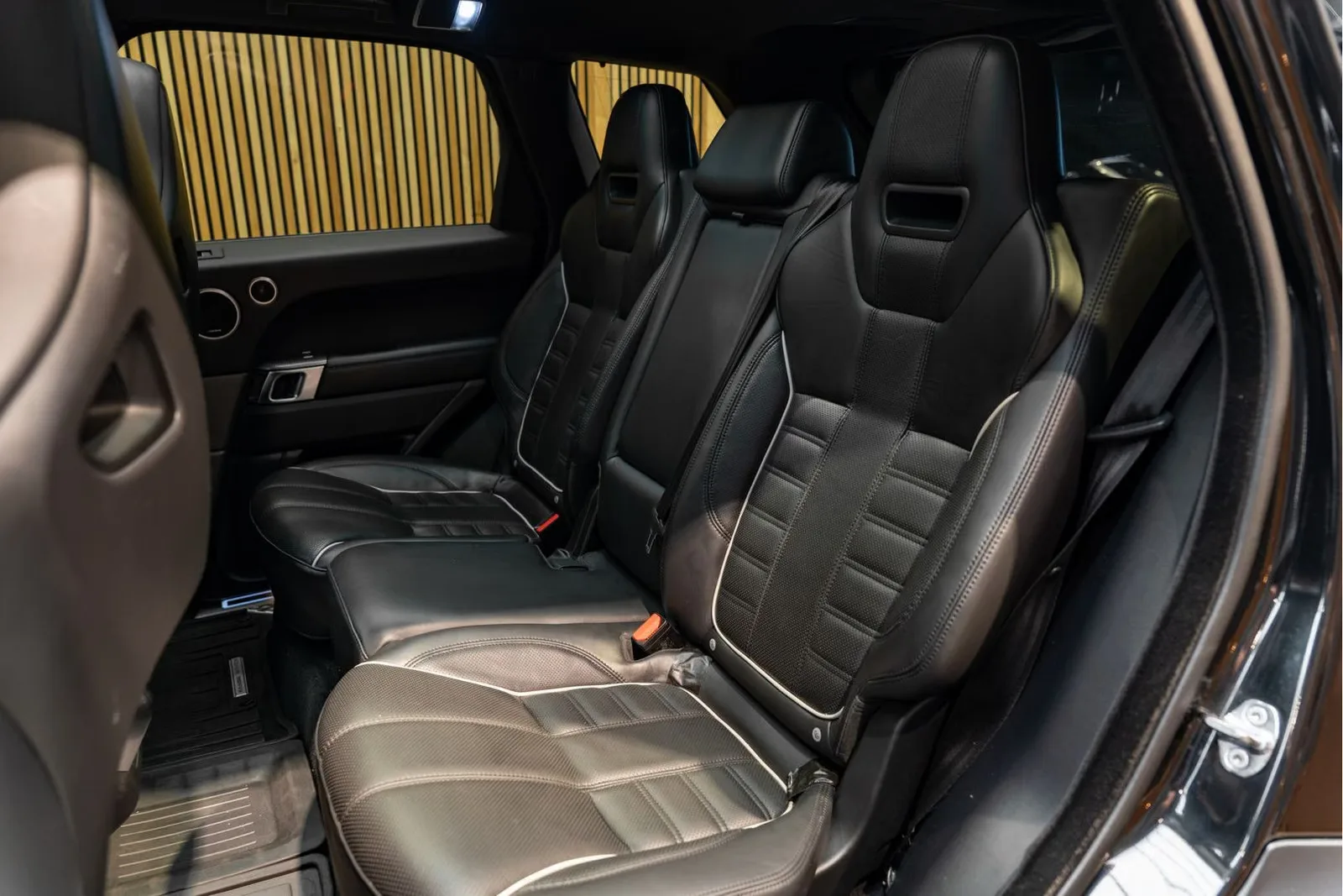 2016 Land Rover Range Rover Sport SVR, 10/30