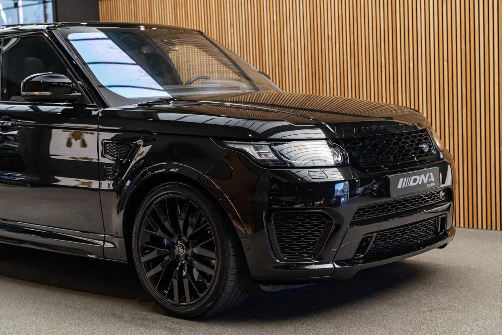 2016 Land Rover Range Rover Sport SVR, 11/30