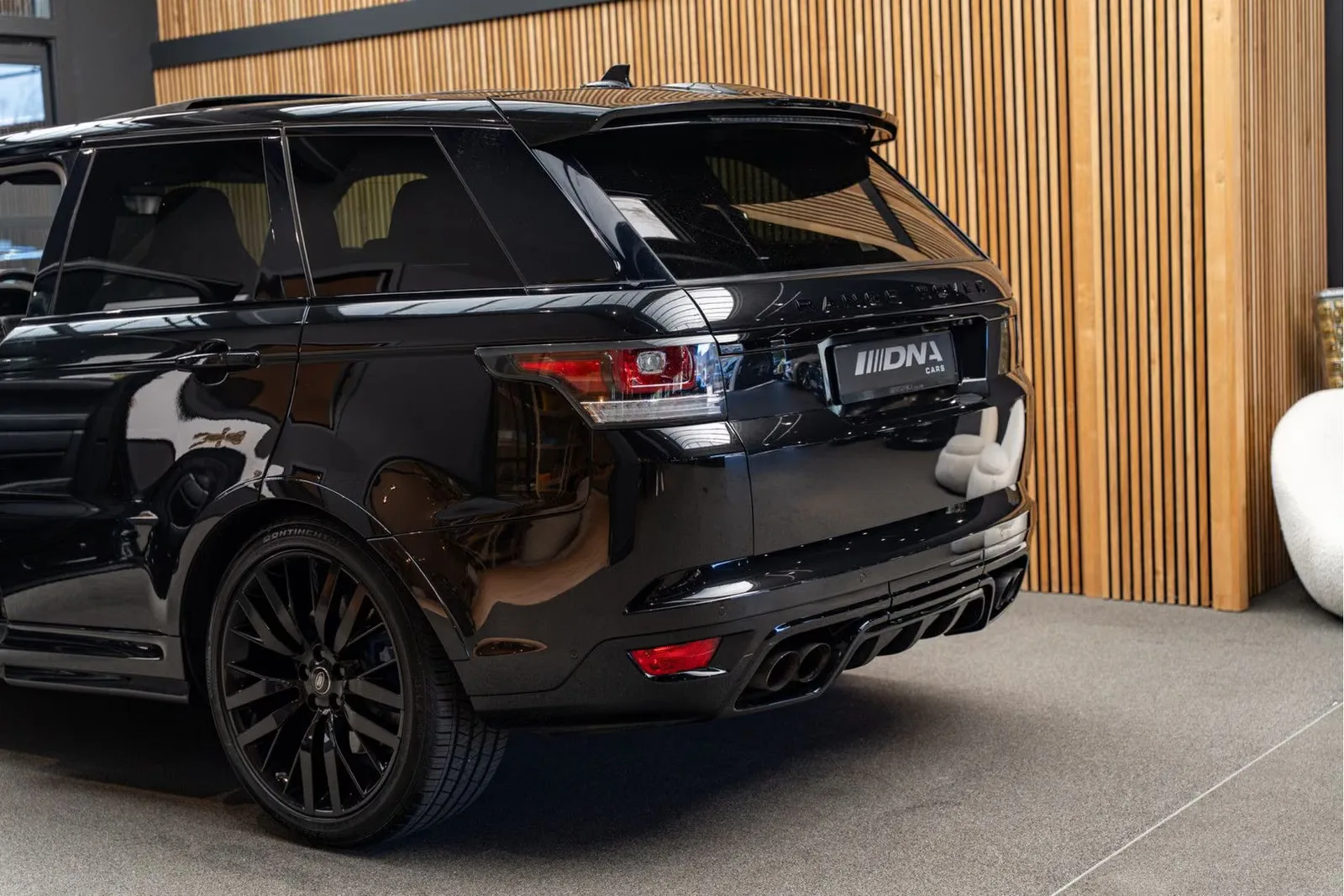2016 Land Rover Range Rover Sport SVR, 12/30