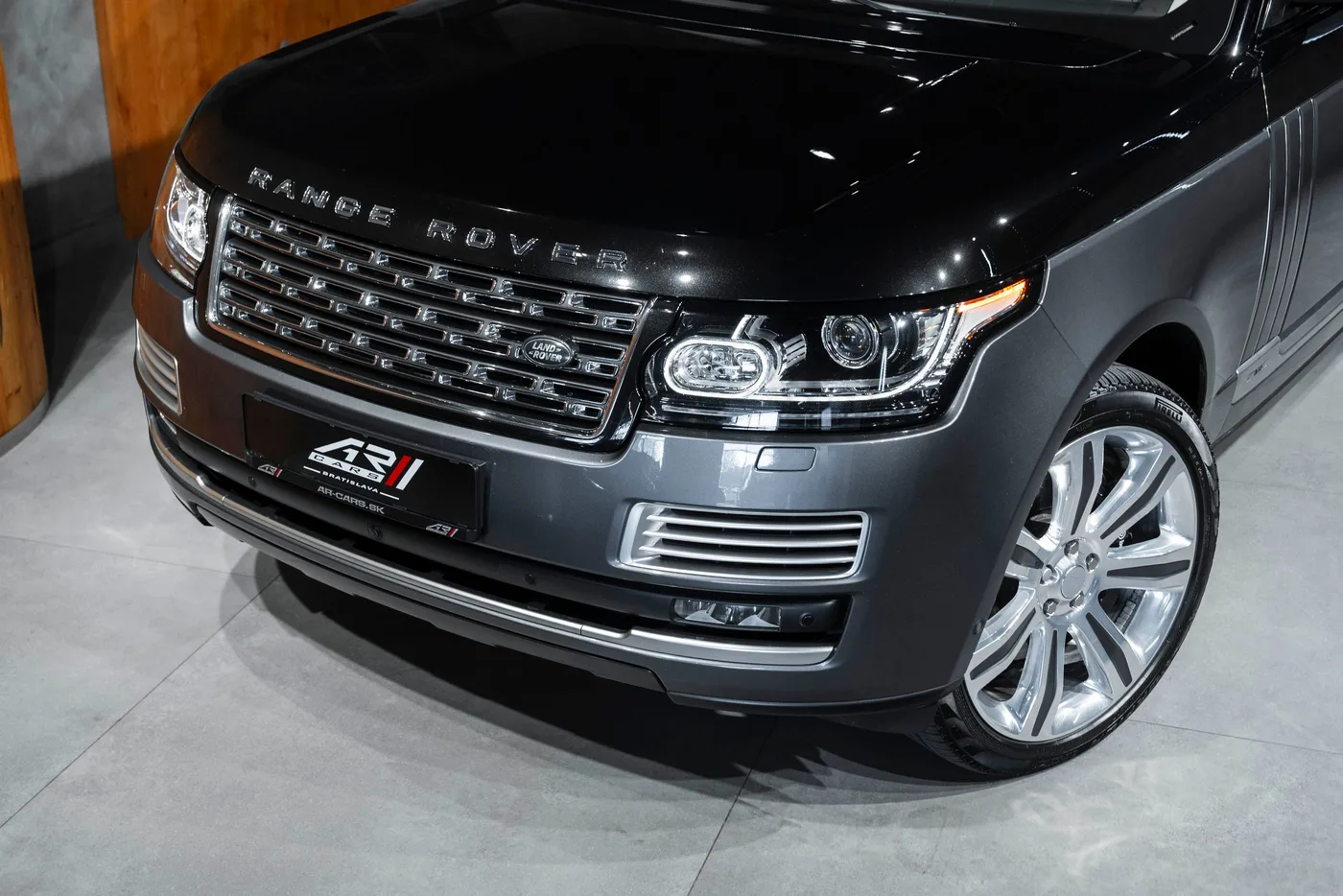 2016 Land Rover Range Rover SV Autobiography, long offered by a specialist dealer in Bratislava, Slovakia, photo 4 of 15