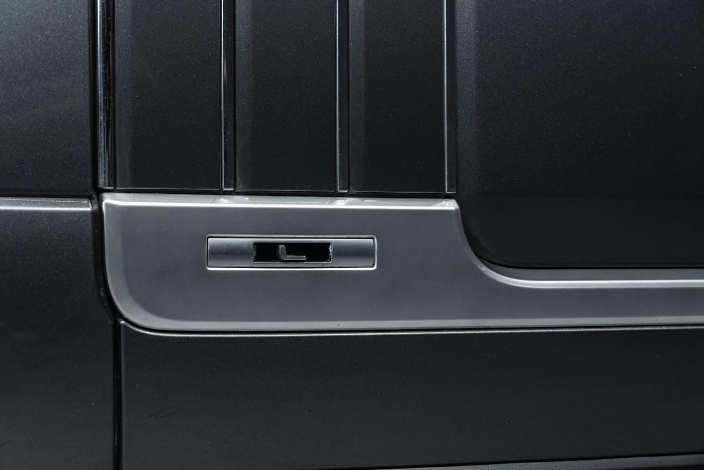 2016 Land Rover Range Rover SV Autobiography, long offered by a specialist dealer in Bratislava, Slovakia, photo 5 of 15