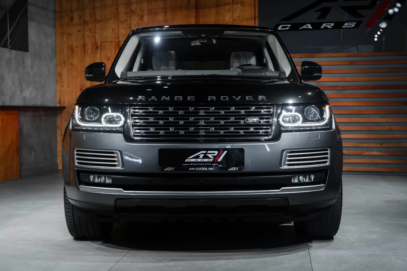 2016 Land Rover Range Rover SV Autobiography, long offered by a specialist dealer in Bratislava, Slovakia, photo 6 of 15