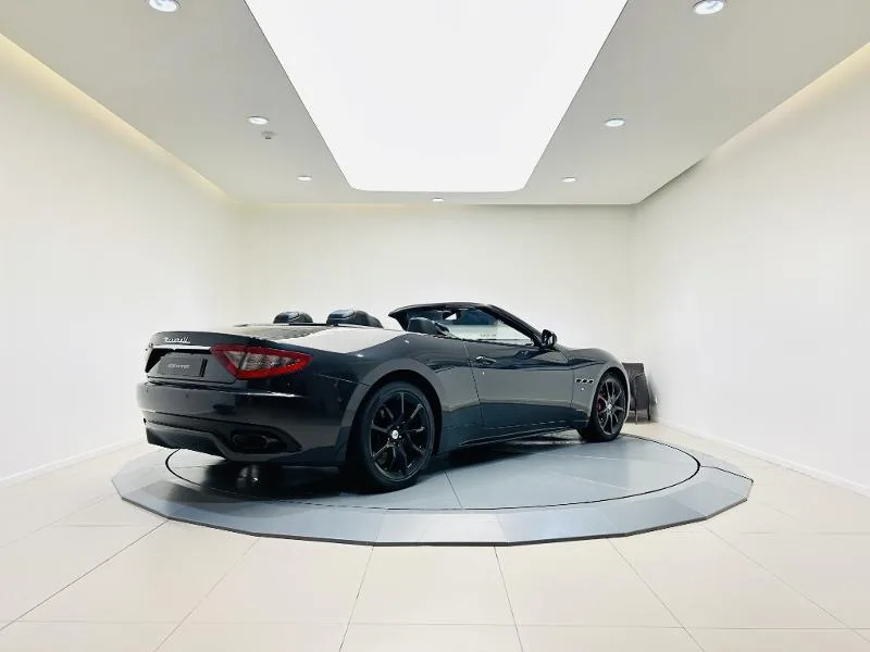 2016 Maserati GranCabrio Sport, 3/20