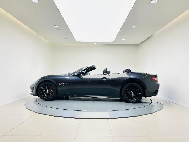 2016 Maserati GranCabrio Sport, 4/20