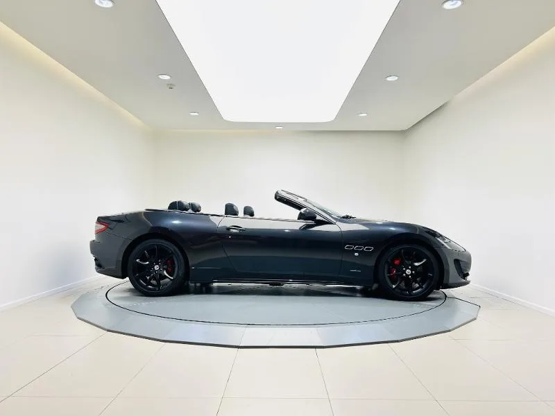 2016 Maserati GranCabrio Sport, 8/20