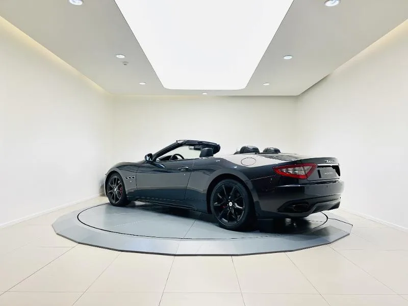2016 Maserati GranCabrio Sport, 10/20