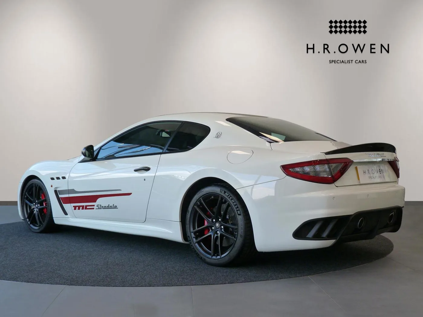 2016 Maserati GranTurismo MC Stradale proposée par un groupe de concessions agréées à Cheltenham, Royaume-Uni, photo 2 sur 25