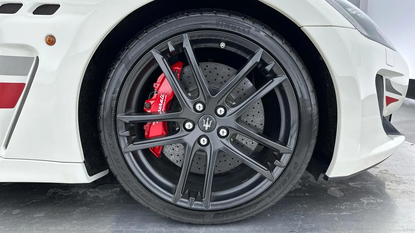 2016 Maserati GranTurismo MC Stradale proposée par un groupe de concessions agréées à Cheltenham, Royaume-Uni, photo 4 sur 25