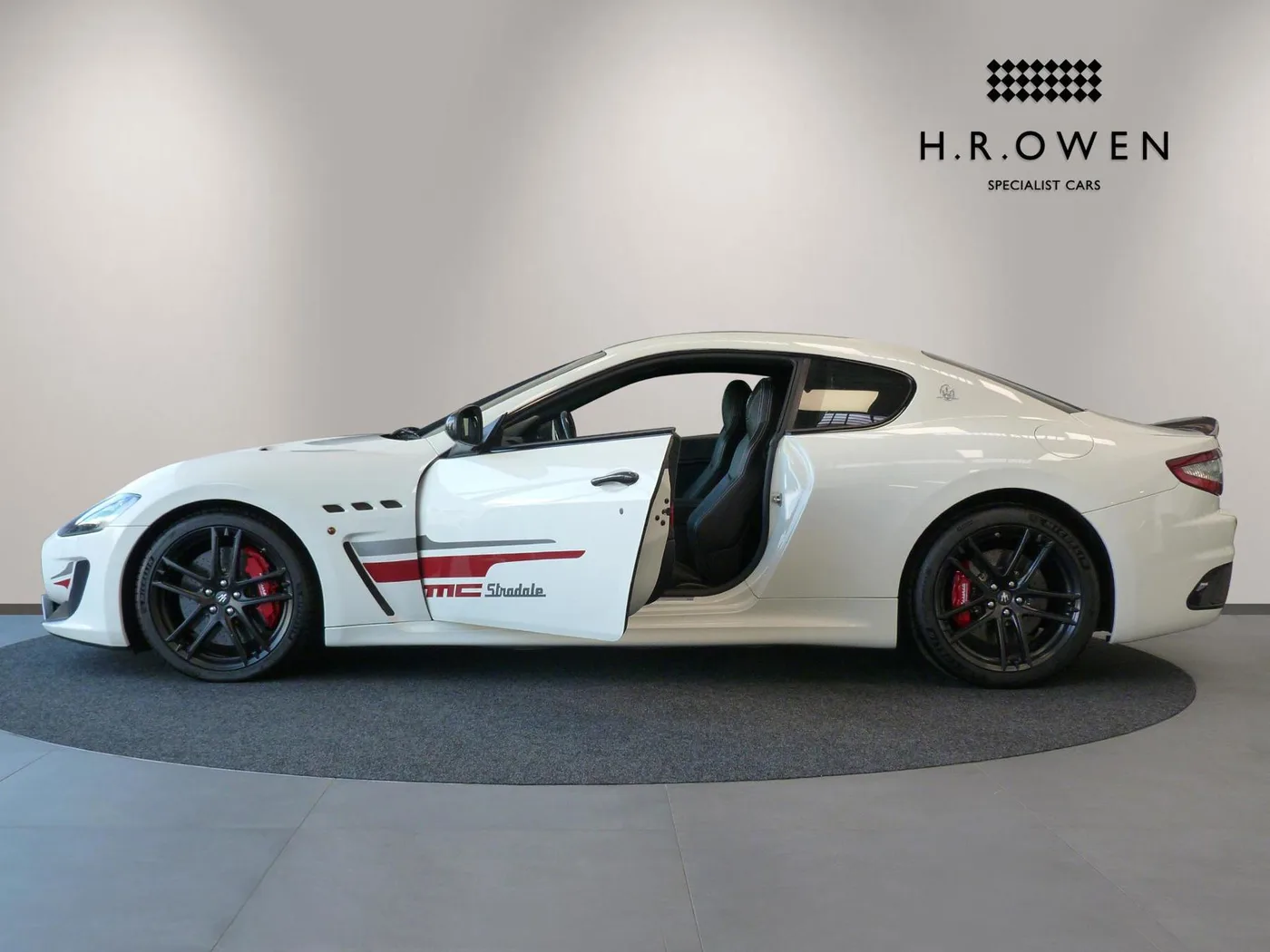 2016 Maserati GranTurismo MC Stradale proposée par un groupe de concessions agréées à Cheltenham, Royaume-Uni, photo 7 sur 25
