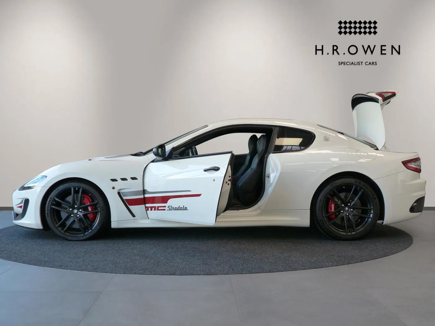 2016 Maserati GranTurismo MC Stradale proposée par un groupe de concessions agréées à Cheltenham, Royaume-Uni, photo 8 sur 25